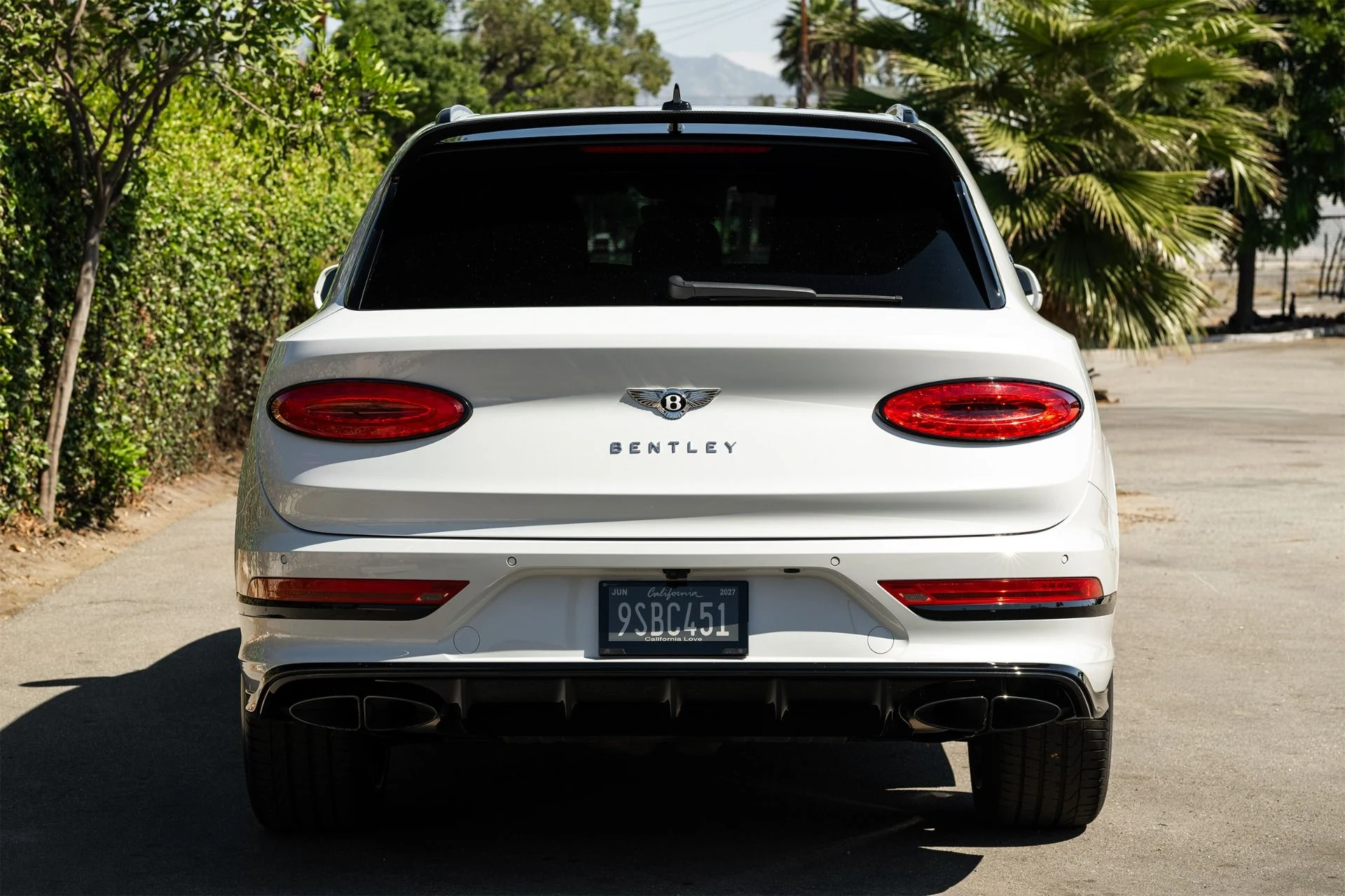 mph008_3779979892_Used_2023_Bentley_Bentayga_EWB_Azure_V8_1790986888_7d6a6730f7