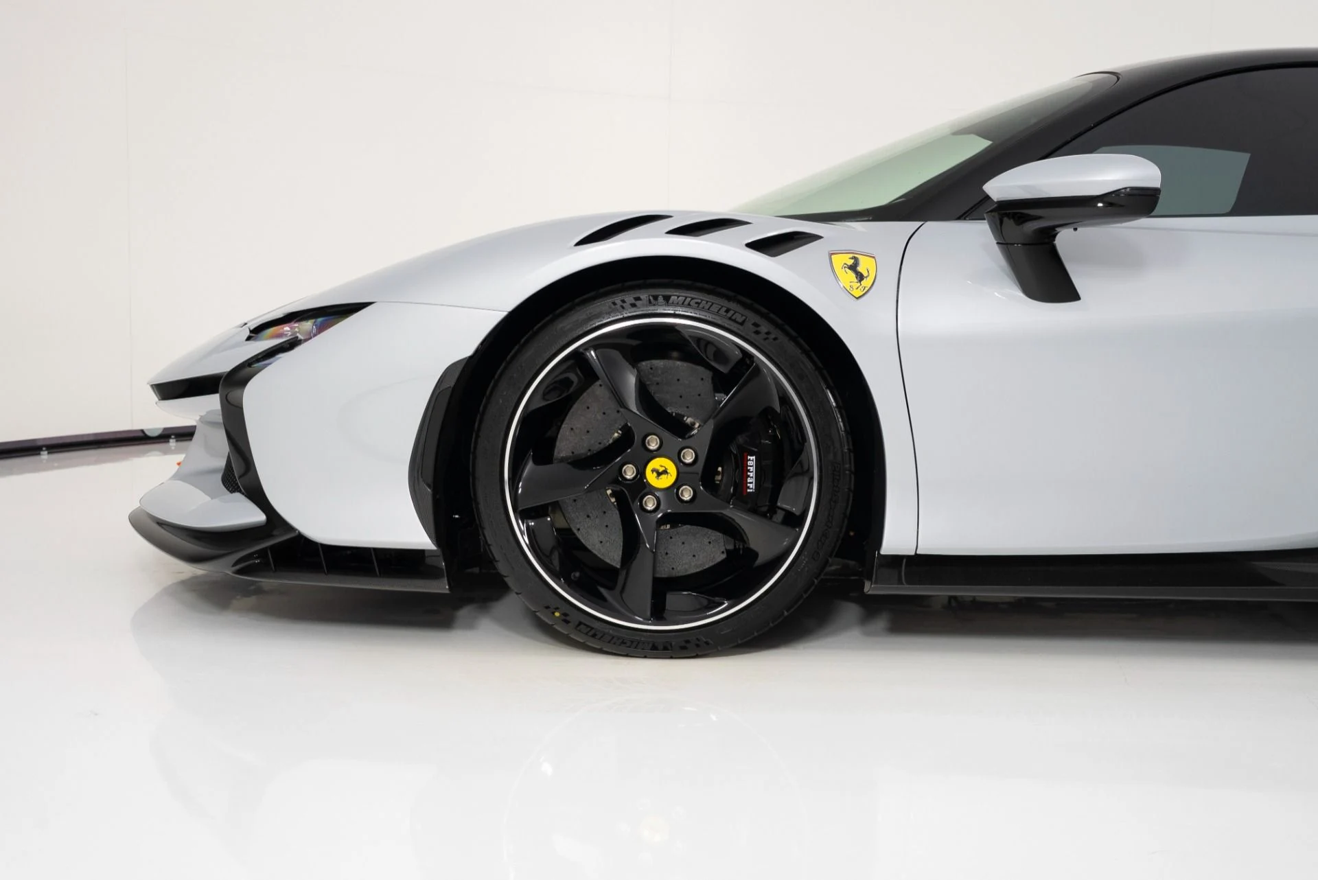 mph008_3781518663_Used_2024_Ferrari_SF_90_XX_1757543669_626ca53368