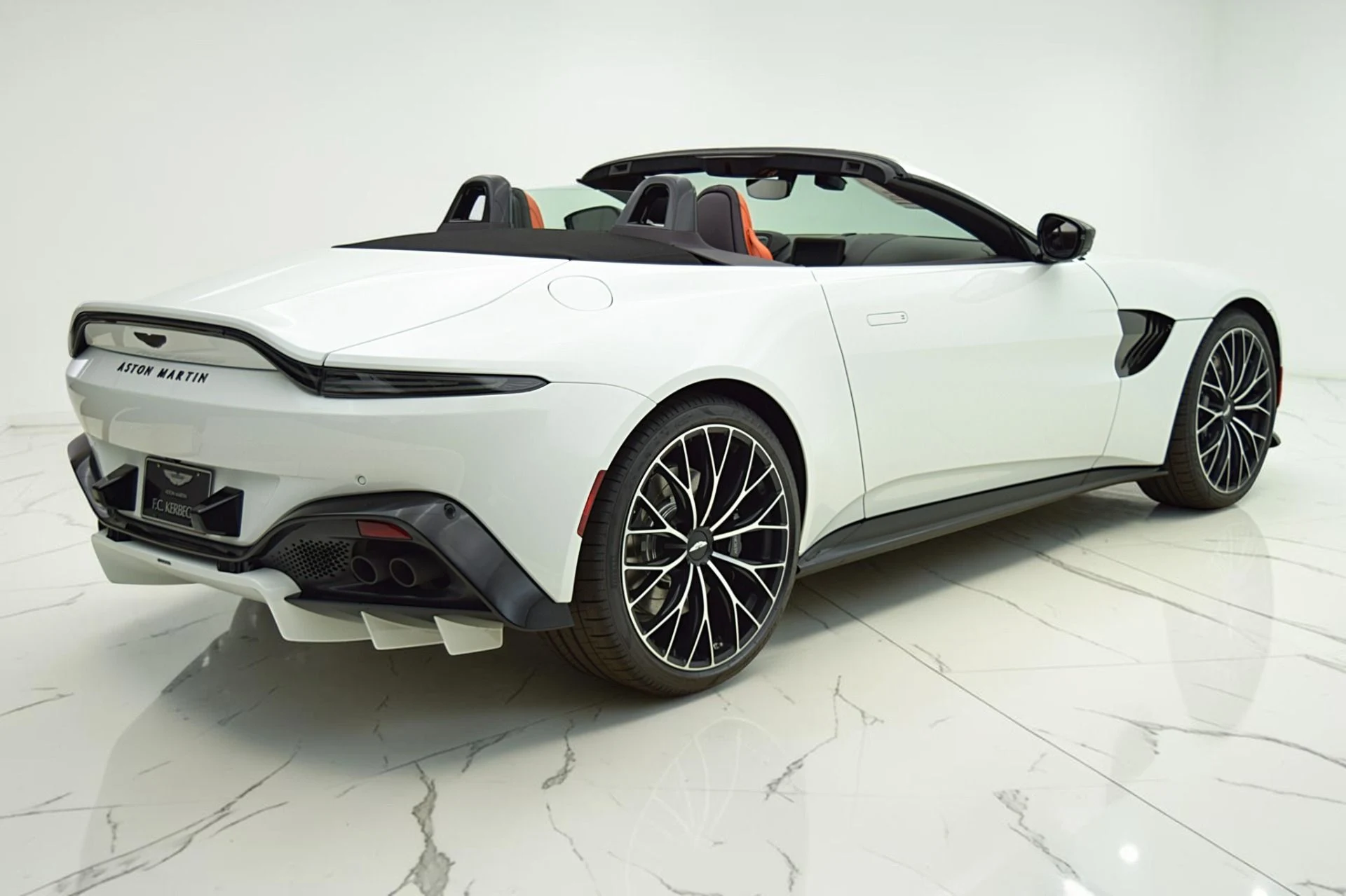 mph008_3788877956_Used_2023_Aston_Martin_Vantage_Roadster_42940d531f