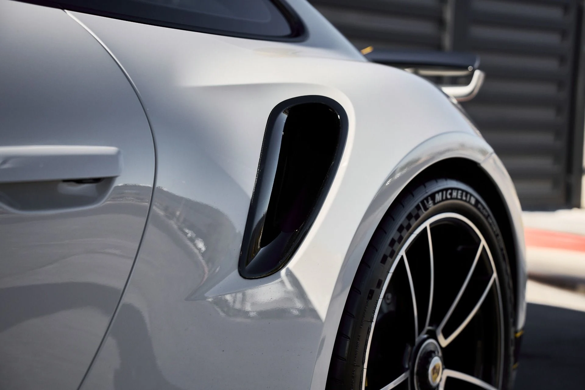 mph008_3798456293_Used_2021_Porsche_911_Turbo_S_1765592899_51f6c04f6c