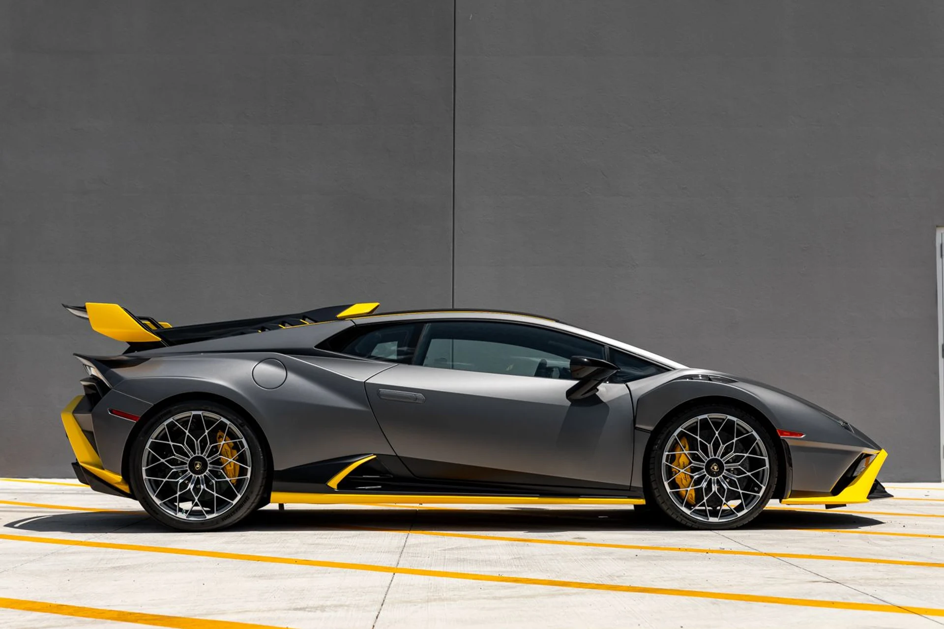mph008_3815168468_Used_2024_Lamborghini_Huracan_STO_a0cc340c00
