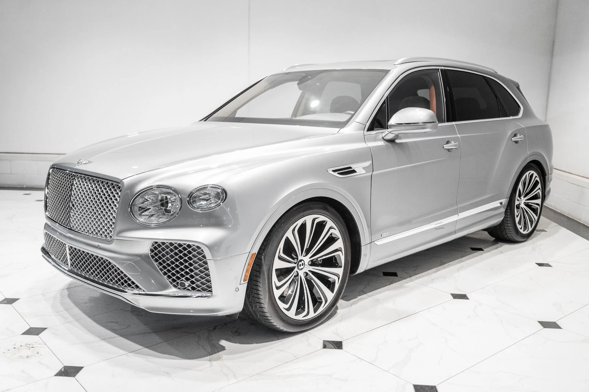 mph008_3816363579_Used_2022_Bentley_Bentayga_V8_1792247814_2dbf656a92