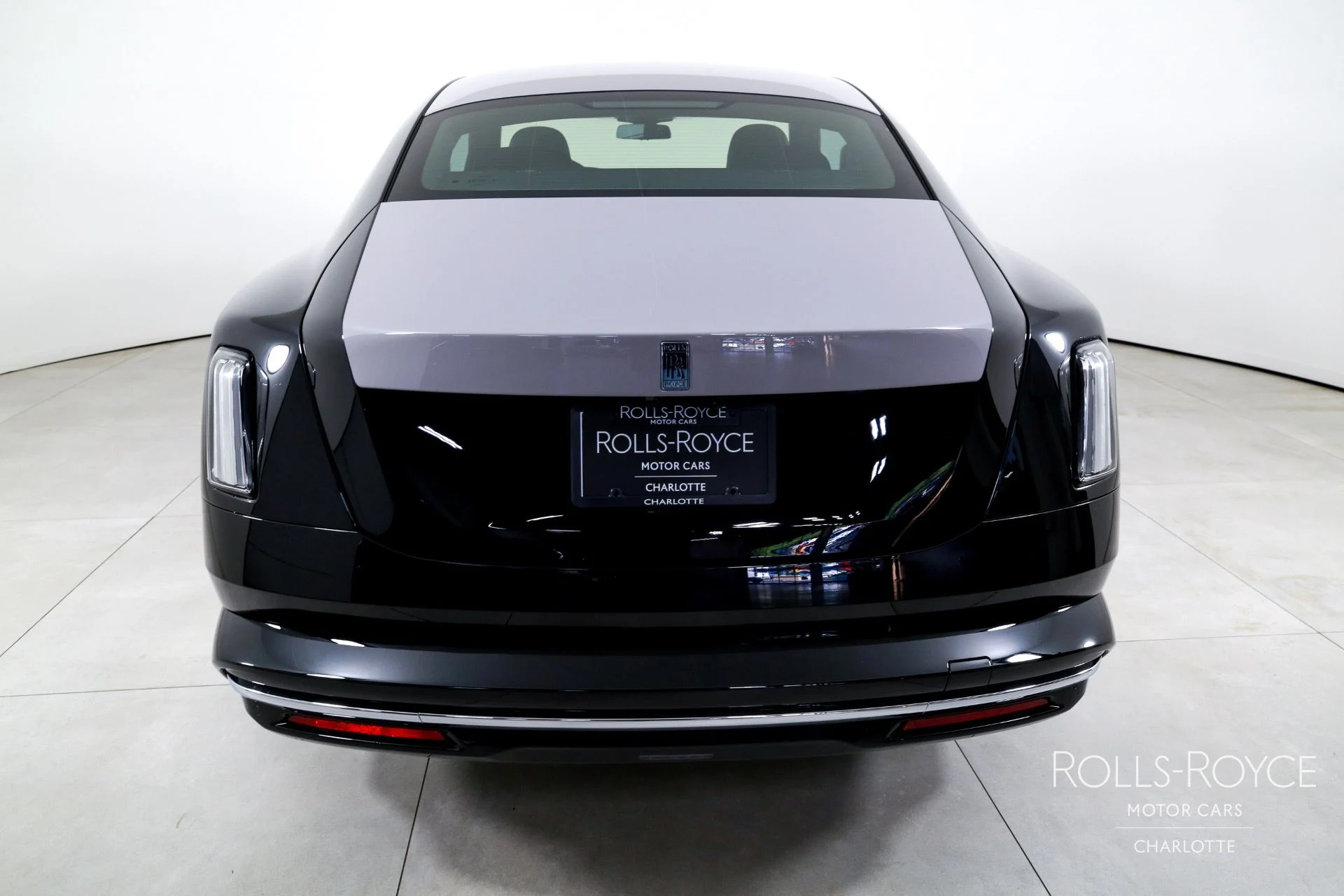 mph008_3828739212_Used_2025_Rolls_Royce_Spectre_1757533458_e8b343f2e4
