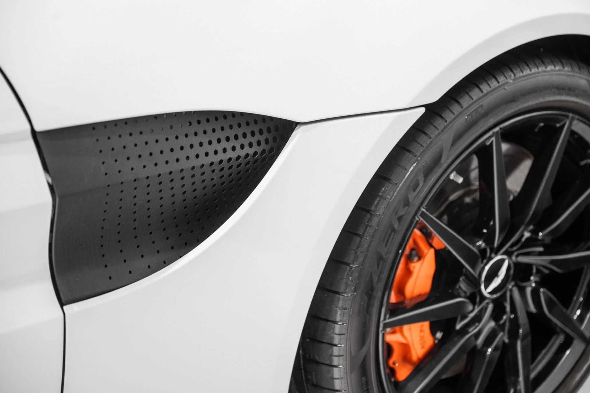 mph008_3830105938_Used_2019_Aston_Martin_Vantage_1790176494_de8b8e260f