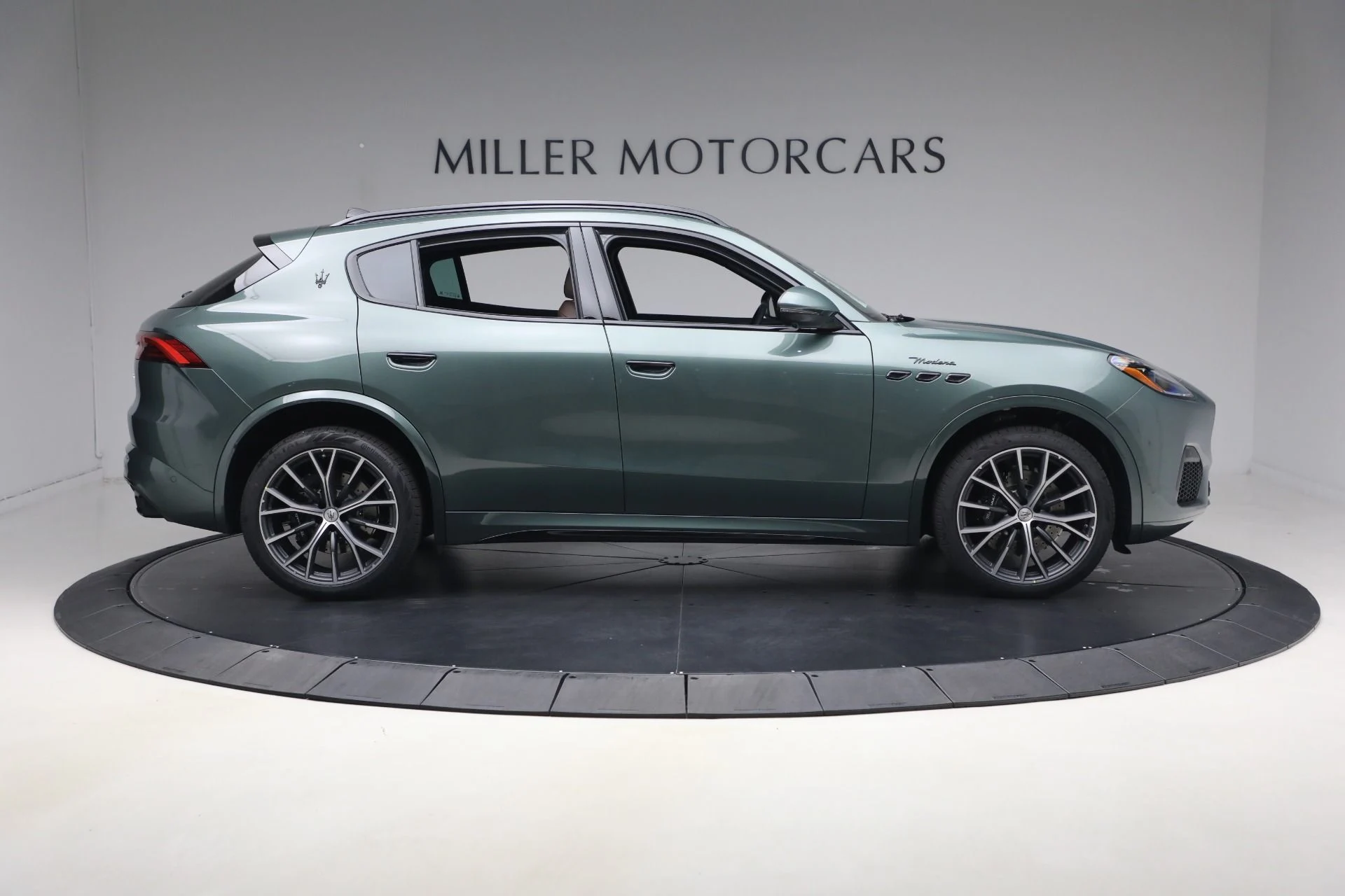 mph008_3834771406_New_2026_Maserati_Grecale_Modena_V6_1777492729_cabb68d23a