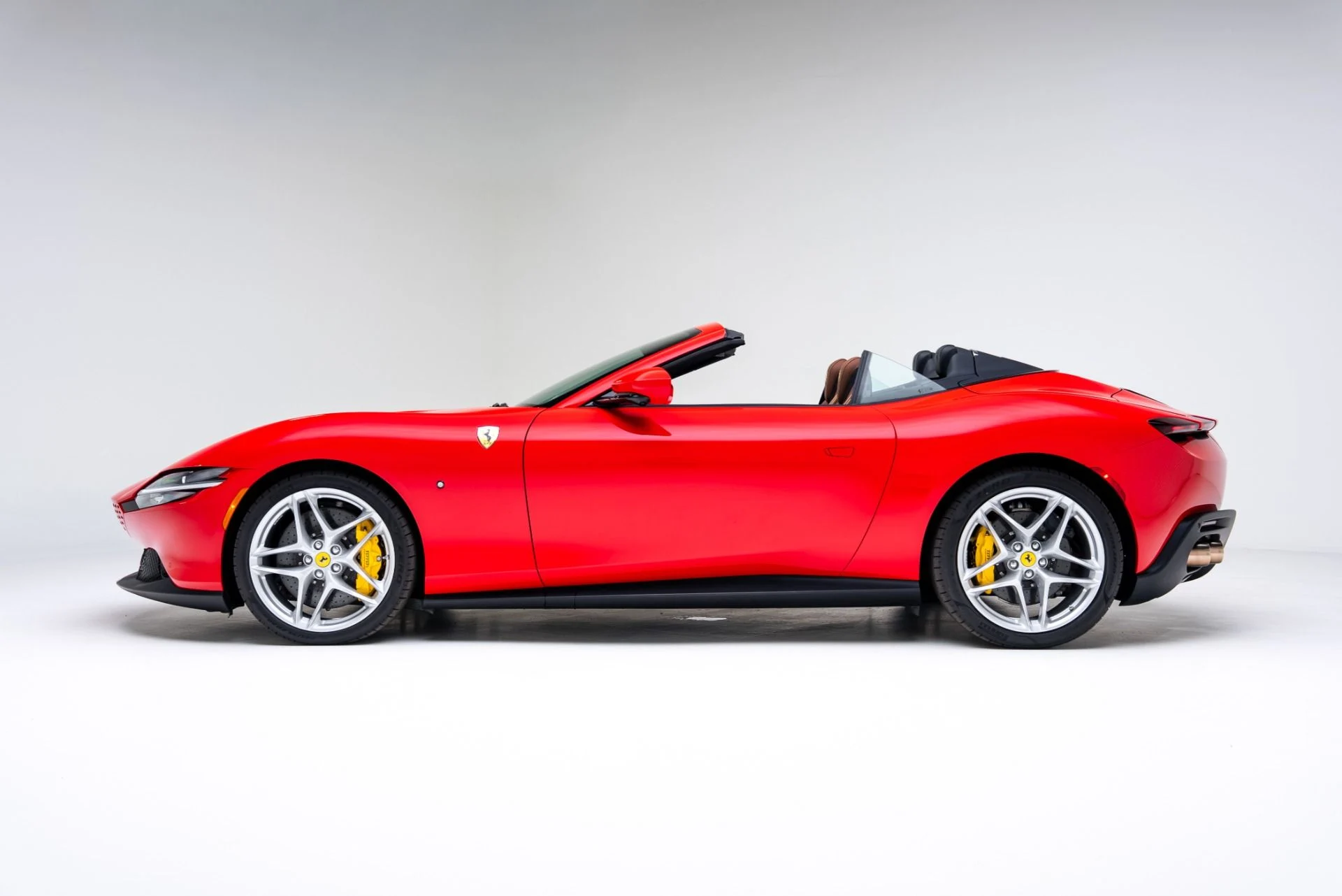 mph008_3843867299_Used_2025_Ferrari_Roma_Spider_1769719564_511a80b0cb