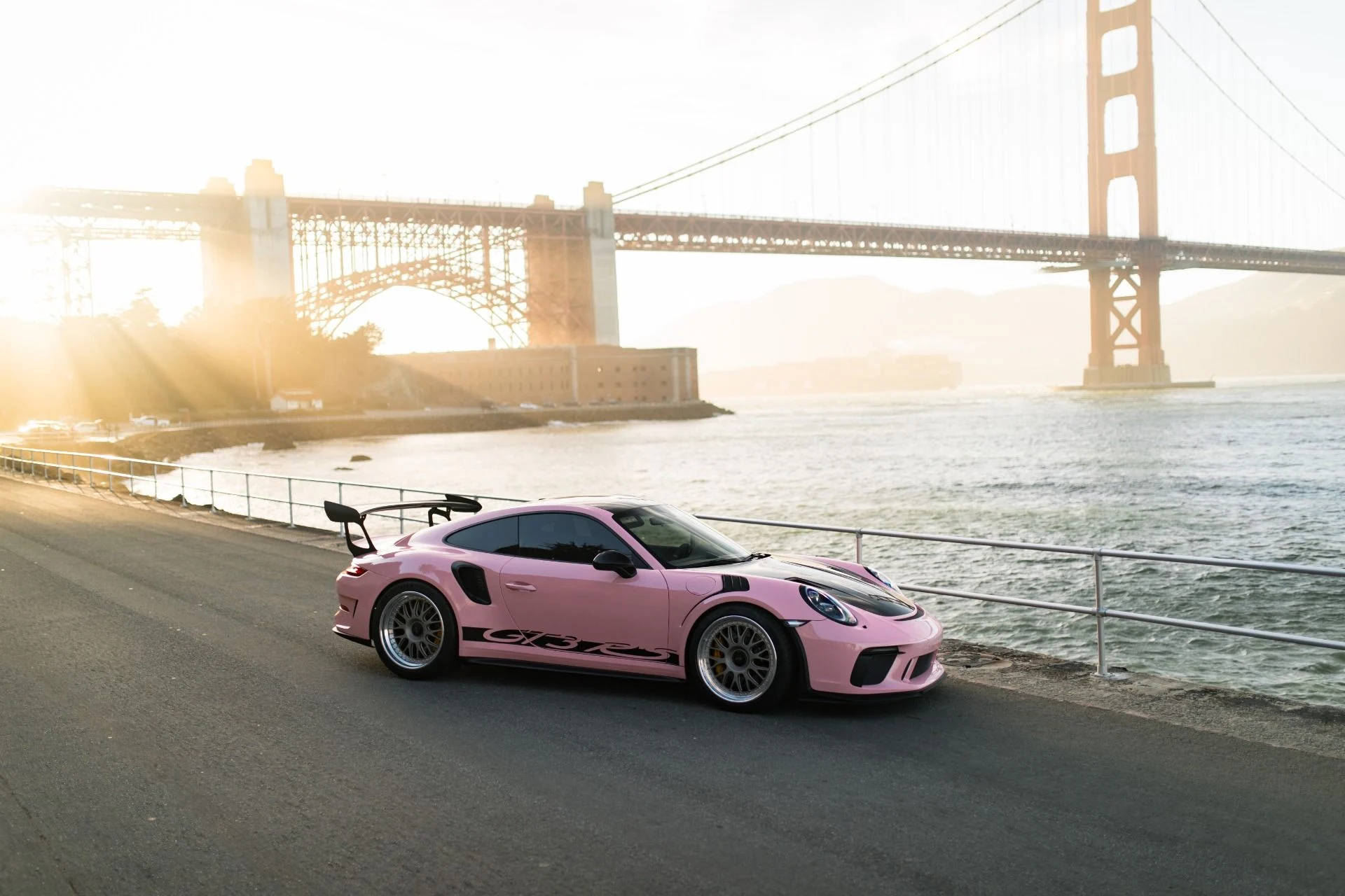 mph008_3846933419_Used_2019_Porsche_911_GT_3_RS_1758240937_1eed2ac27f