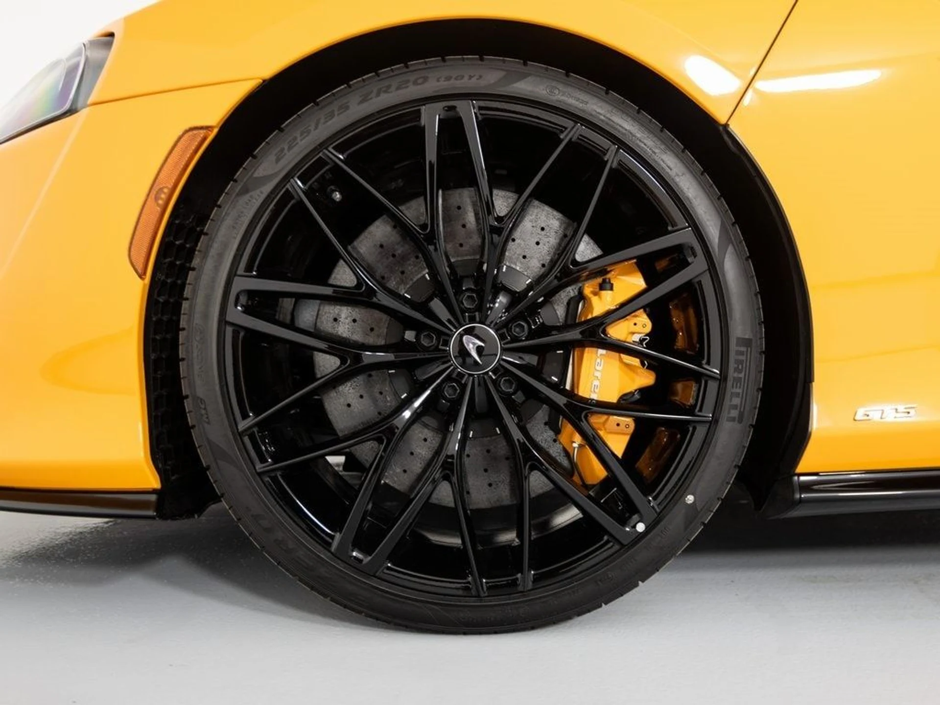 mph008_384858094_b4f81ec1ab9e3131b59cd0c8350fcb88x_37cf6e12b1