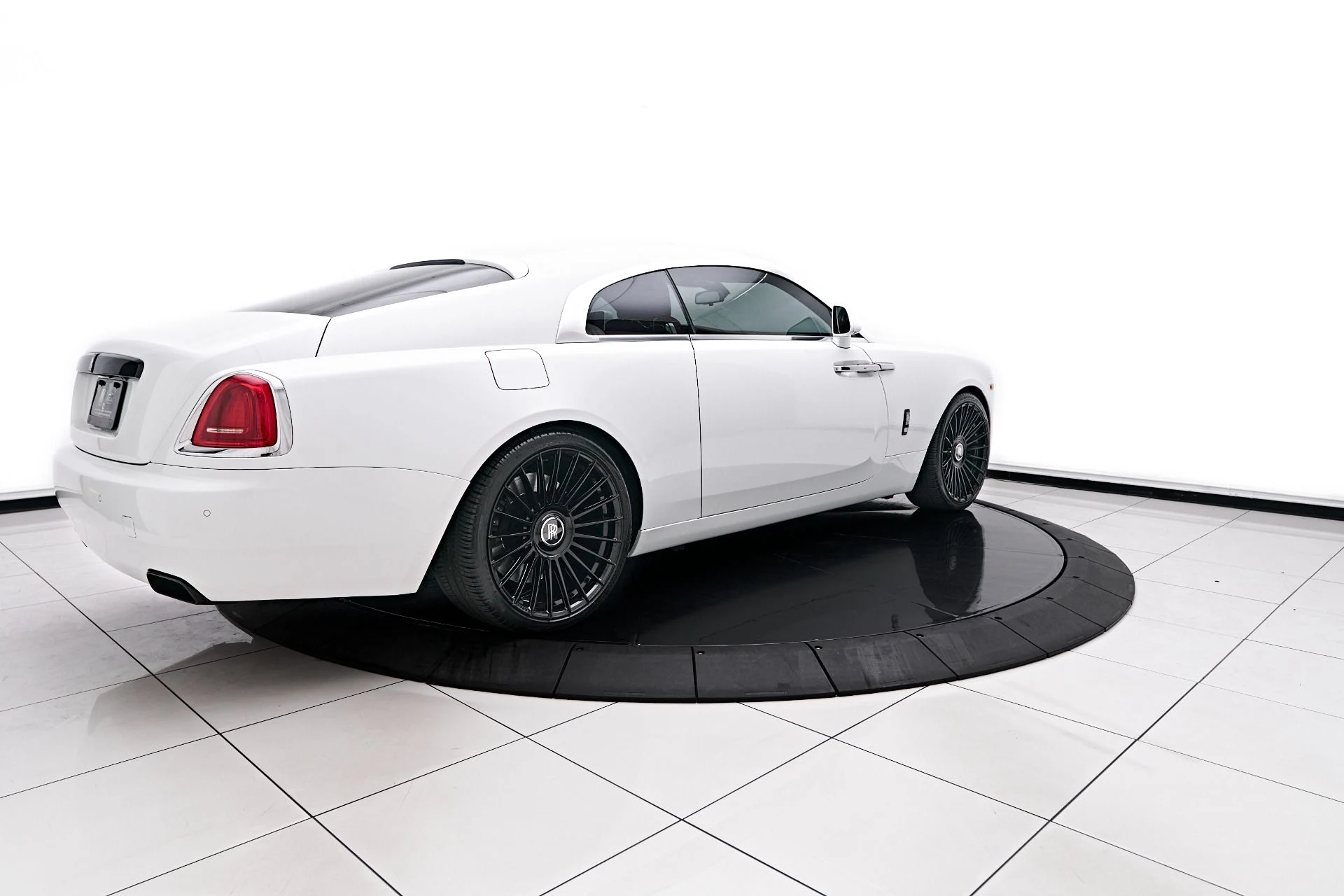 mph008_385094705_Used_2018_Rolls_Royce_Wraith_Base_1758573616_91d45b61c6