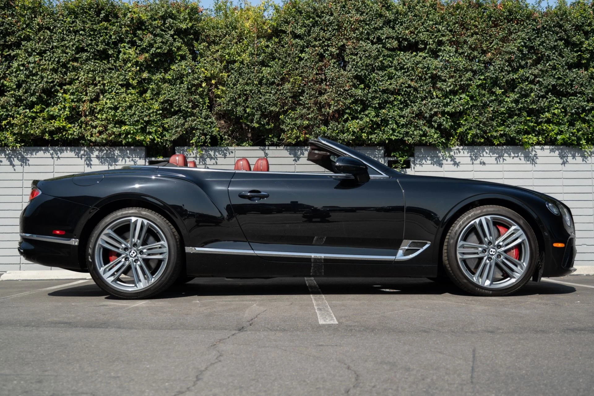 mph008_3853632192_Used_2023_Bentley_Continental_GTC_V8_1755892856_839125ecdd