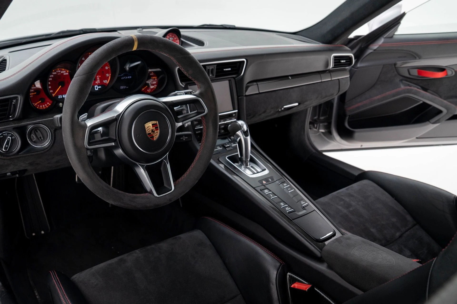 mph008_3862546941_Used_2016_Porsche_911_GT_3_RS_1779139297_d3054d13c4