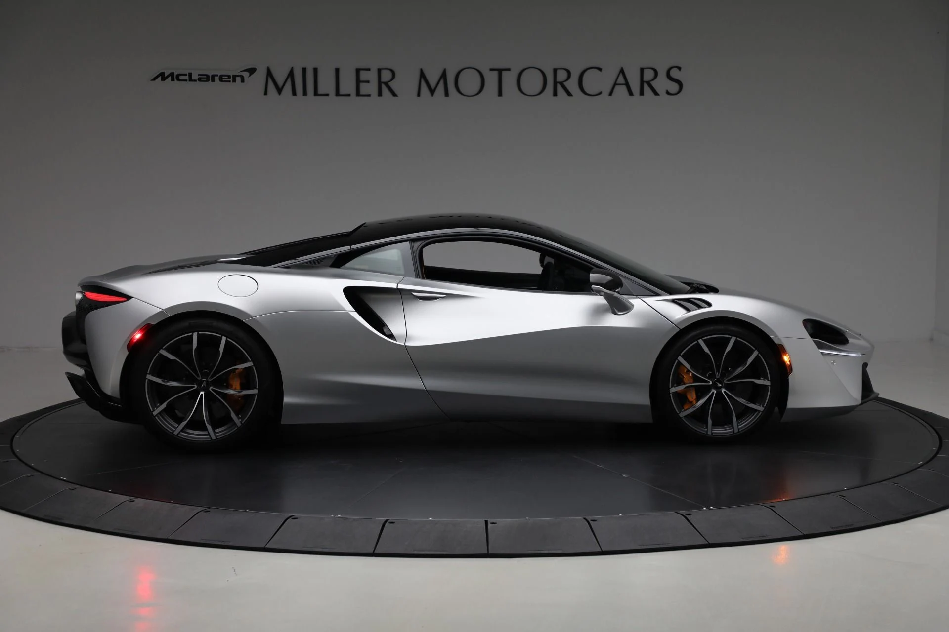 mph008_3863674925_Used_2023_Mc_Laren_Artura_Vision_2a78596f51