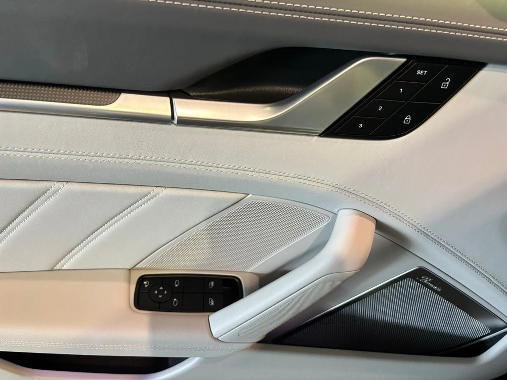 mph008_3867067989_217ea19f41b787f6fde049aacdc15b88x_b89064e466