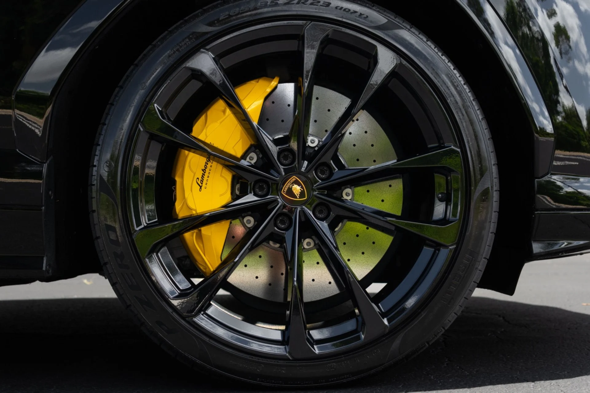 mph008_3871983093_Used_2022_Lamborghini_Urus_1776127481_851b9cf3d4