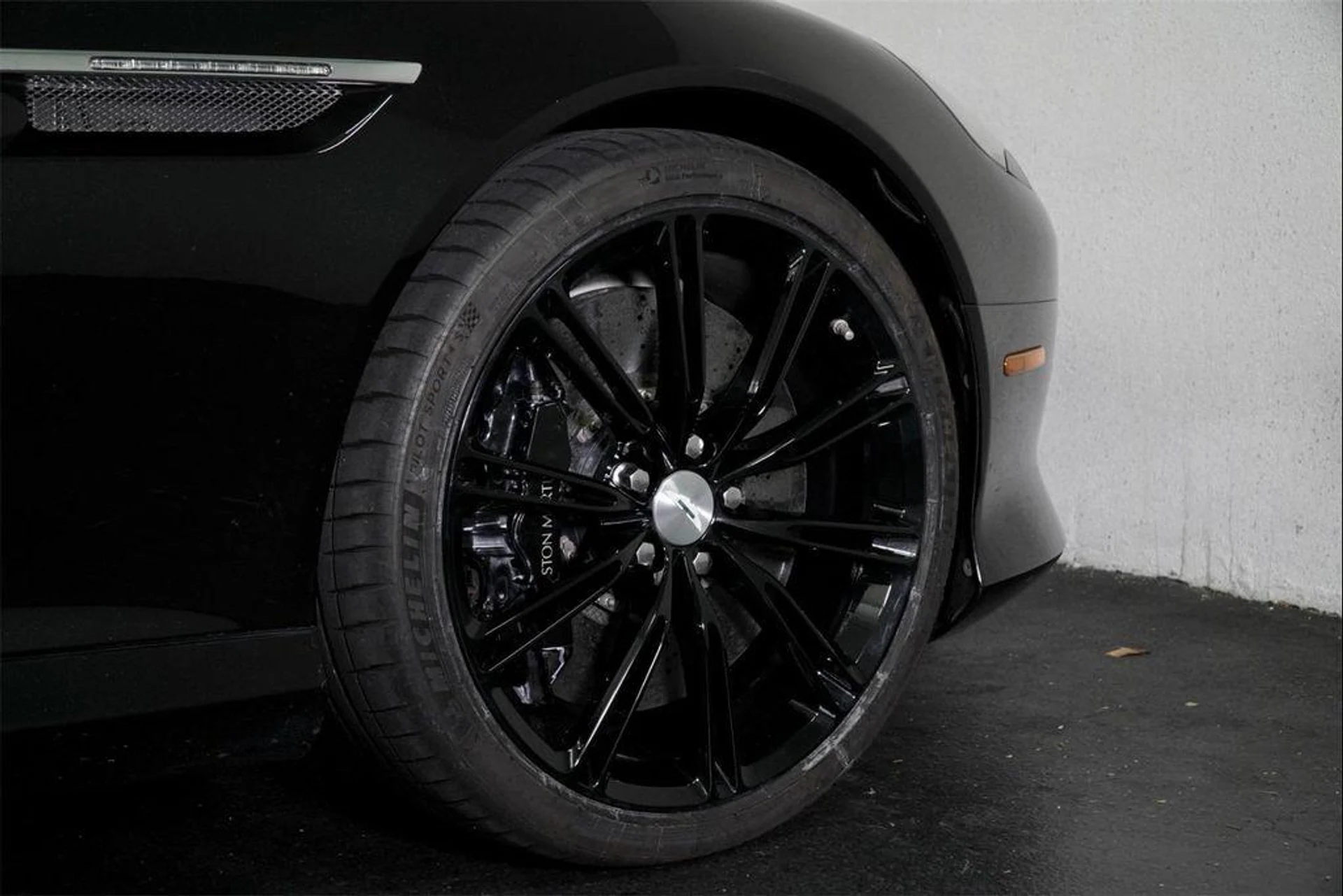 mph008_3882181984_ip_N_Kj1_OA_6s_Q_Dx71_B_Zljp_R3vi7w_c5c94b19a4