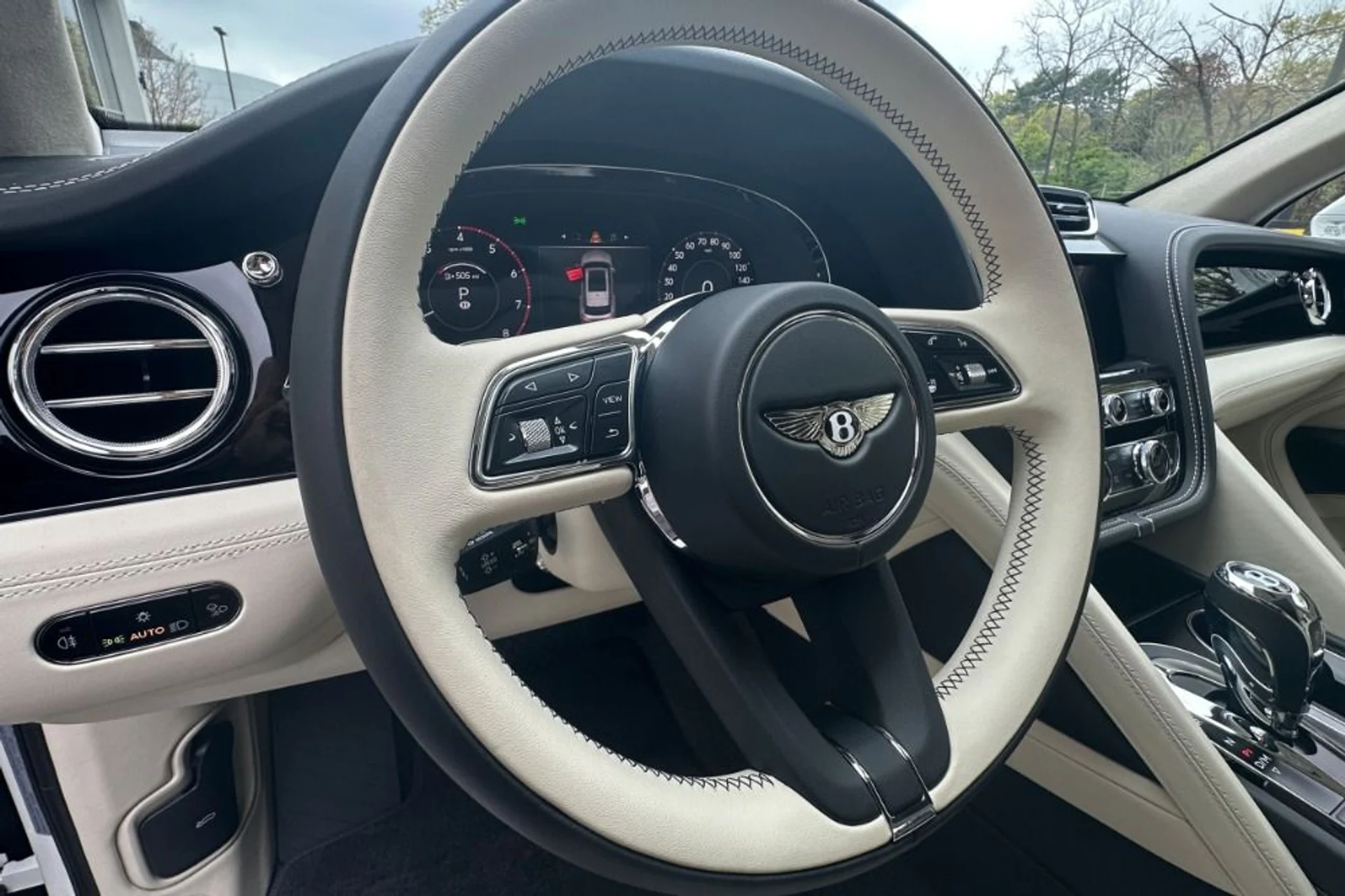 mph008_3882820570_New_2026_Bentley_Bentayga_1777900453_51c305ca70