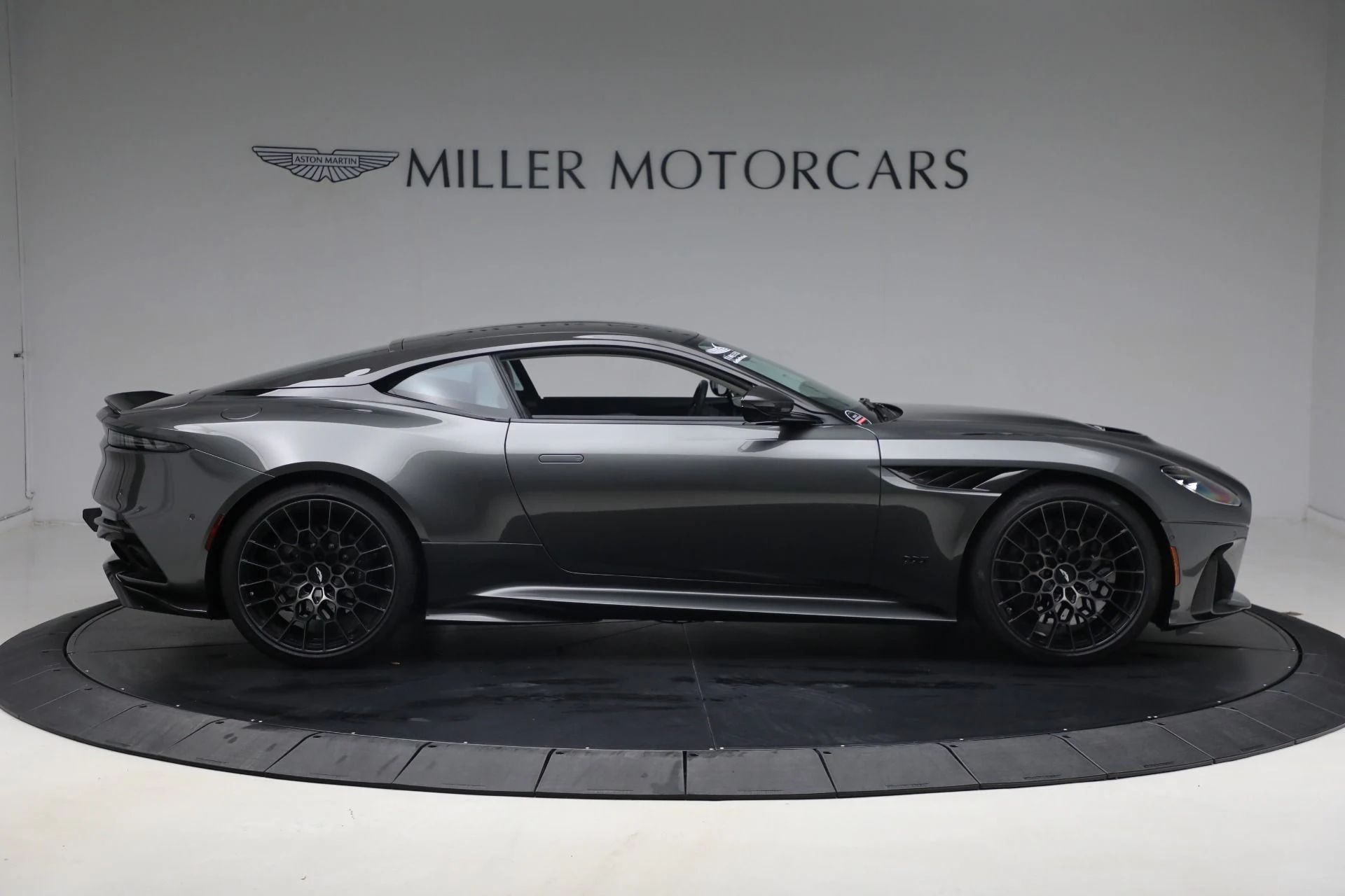 mph008_3885290931_Used_2023_Aston_Martin_DBS_770_Ultimate_0b69d821eb