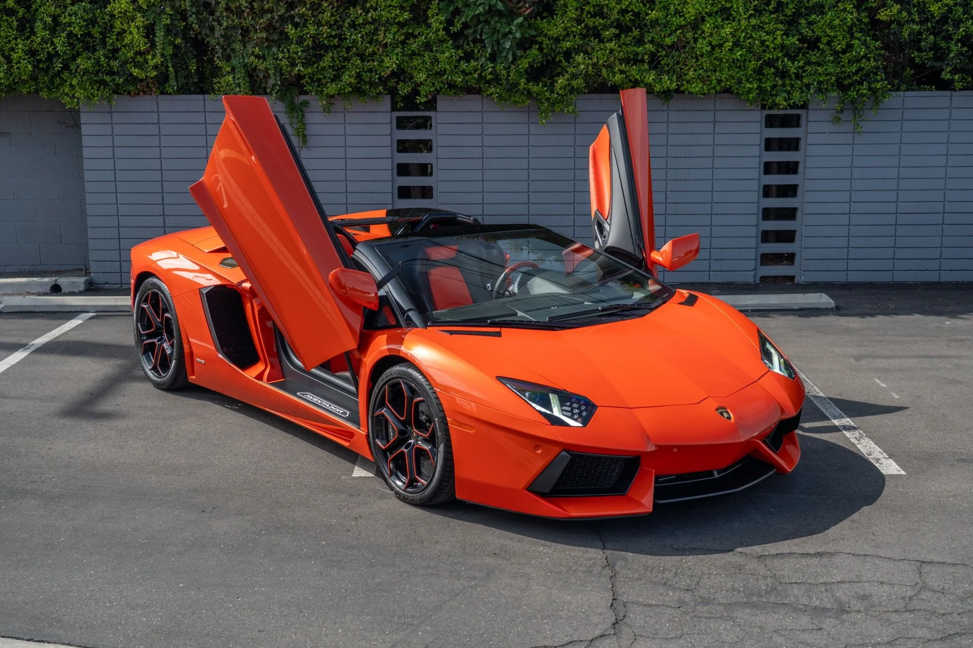 mph008_3889495882_Used_2014_Lamborghini_Aventador_LP_700_4_1759878623_b56d0b97ce