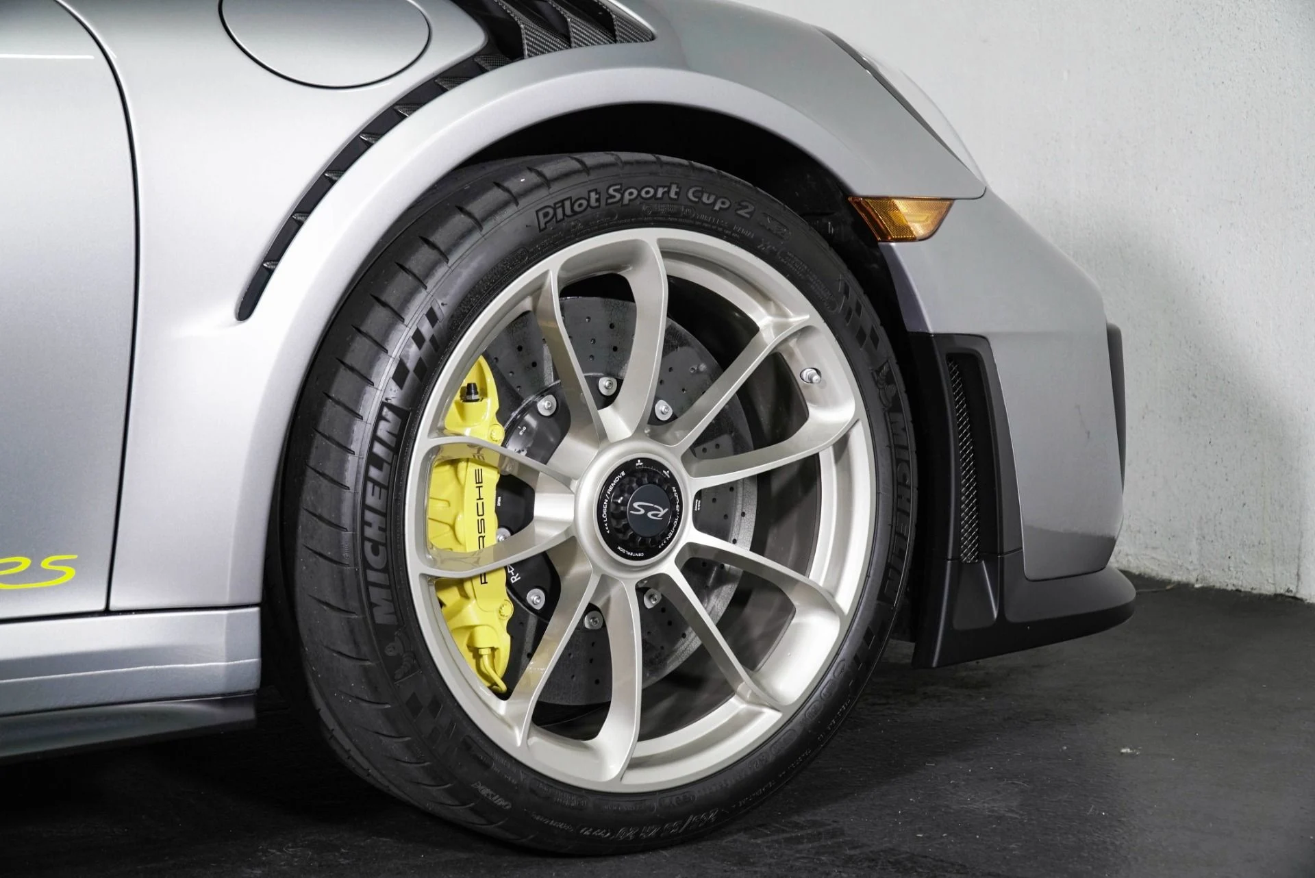 mph008_3892692547_Used_2018_Porsche_911_GT_2_RS_1779312801_70d1e2e2d4