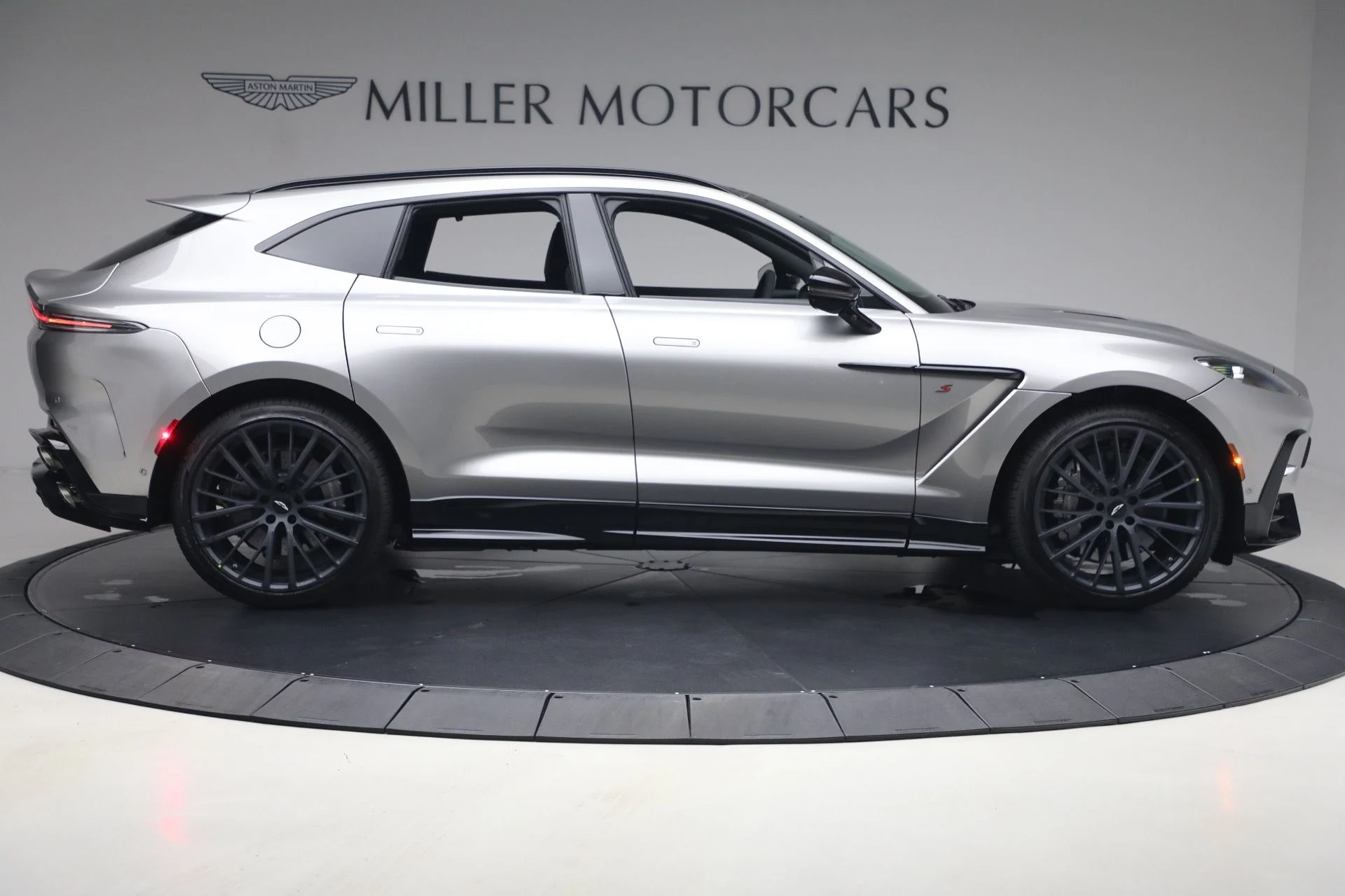 mph008_3893343385_New_2026_Aston_Martin_DBX_S_1779192384_eff5112c61