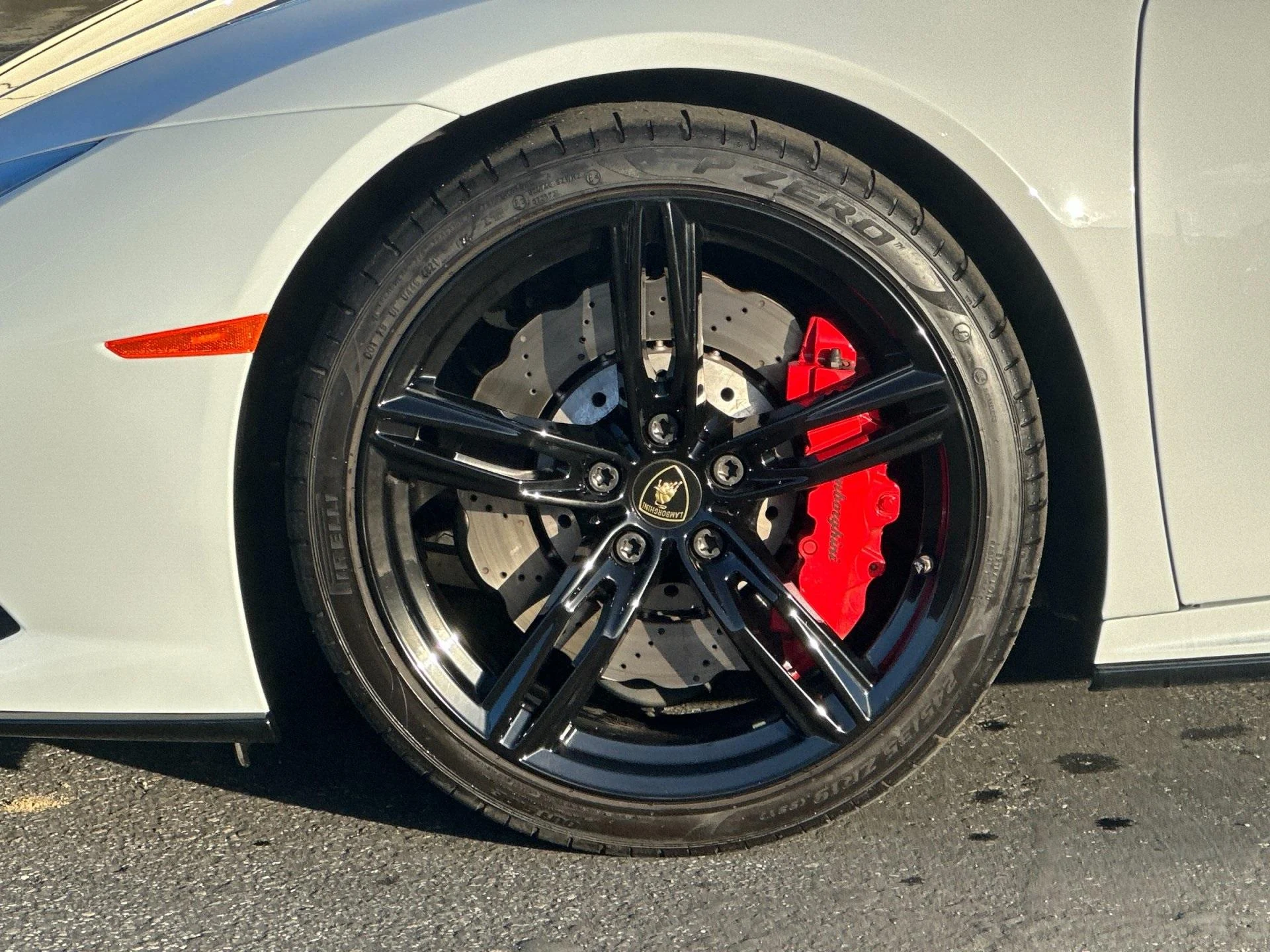 mph008_3895449468_Used_2020_Lamborghini_Huracan_EVO_Selezione_CPO_1762507869_e02fe94028