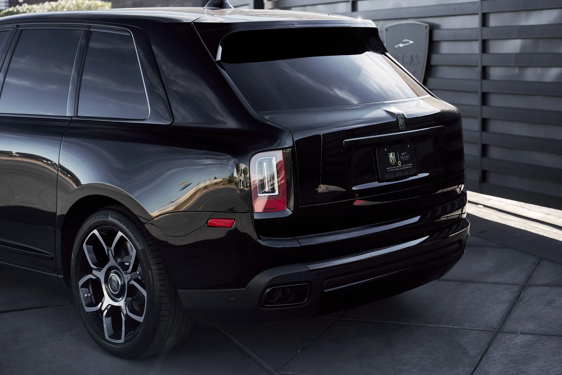 mph008_389764857_Used_2022_Rolls_Royce_Cullinan_Black_Badge_1768359455_04f7960710