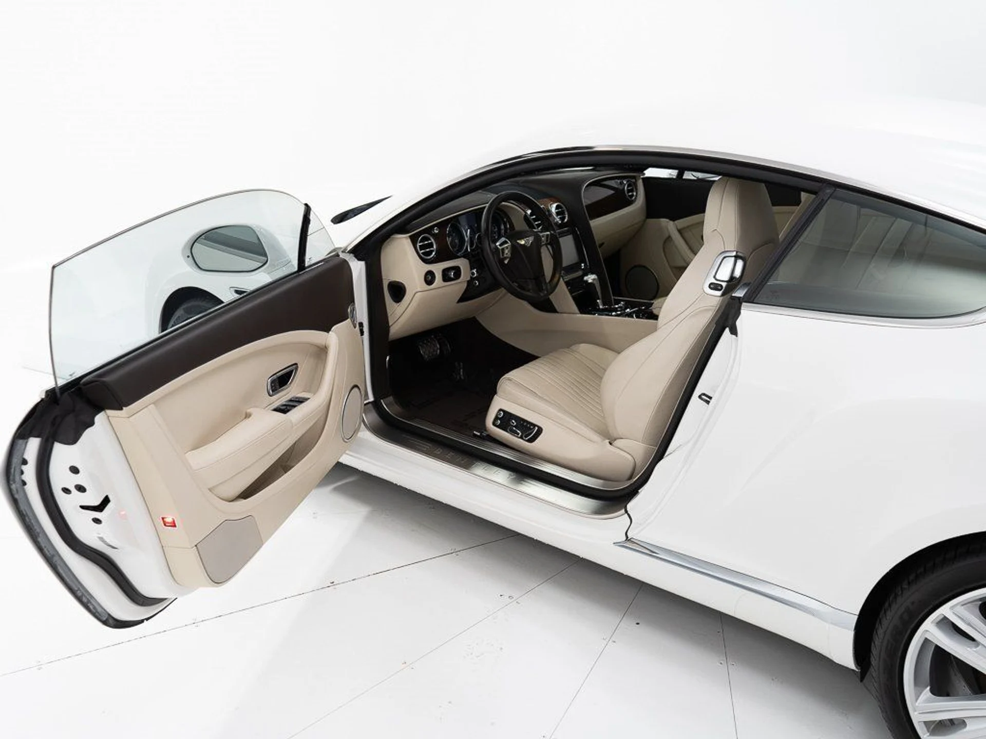 mph008_390508421_124baa064c91d896d55103d0a026ca43_774914634f