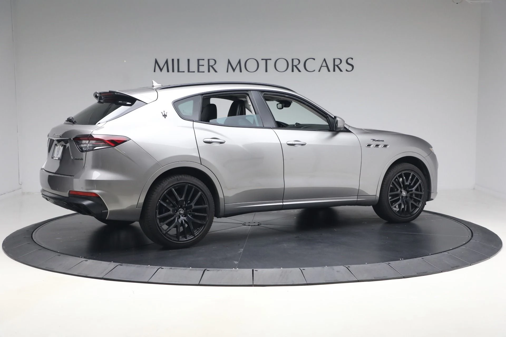 mph008_3905543427_Used_2022_Maserati_Levante_Modena_1777580315_b469182729