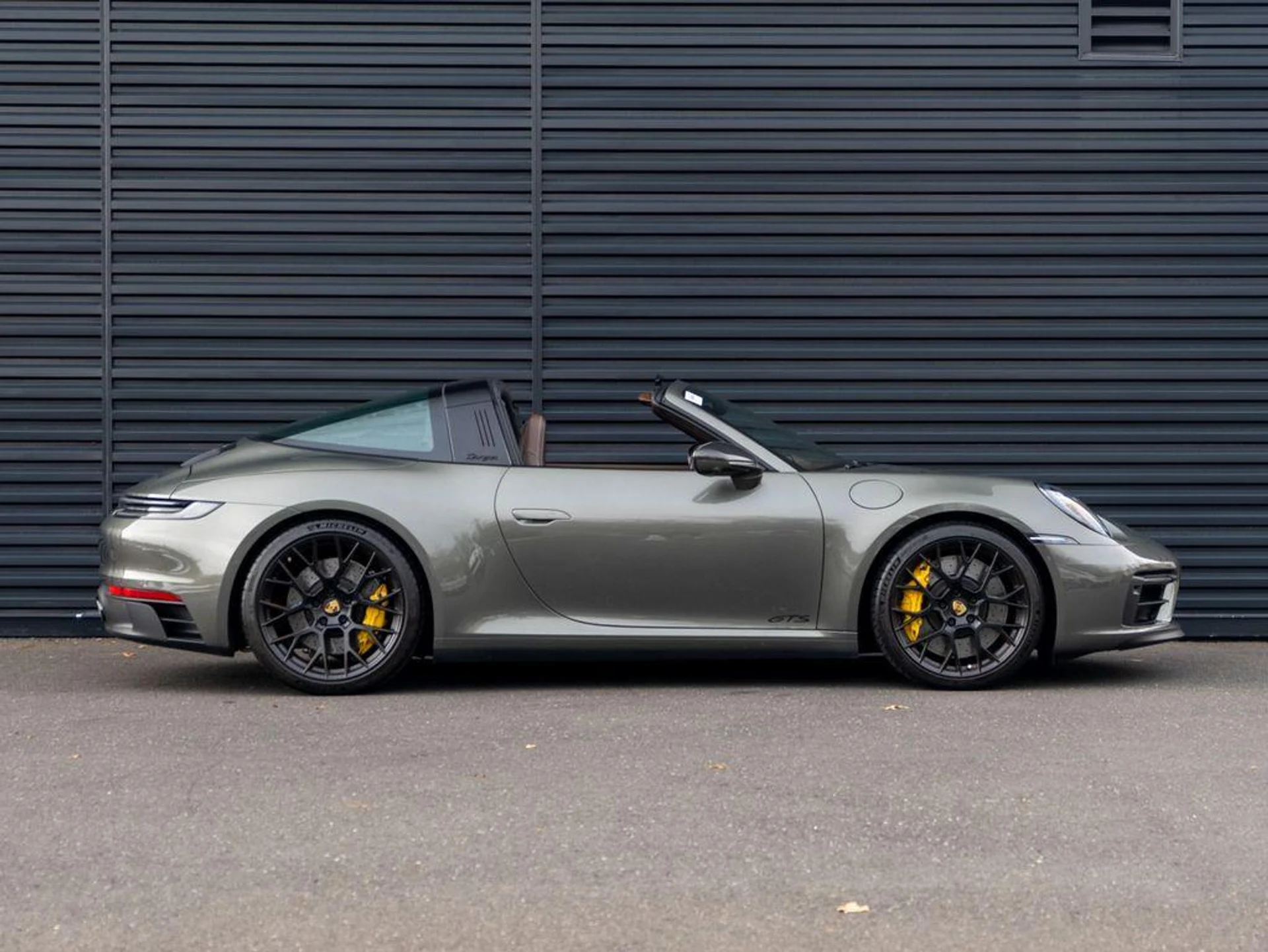 mph008_3905763832_RZ_Rwq_Bs_FZT_5_I46_Cnxb_Zps_Ledzo_b6a40ee099