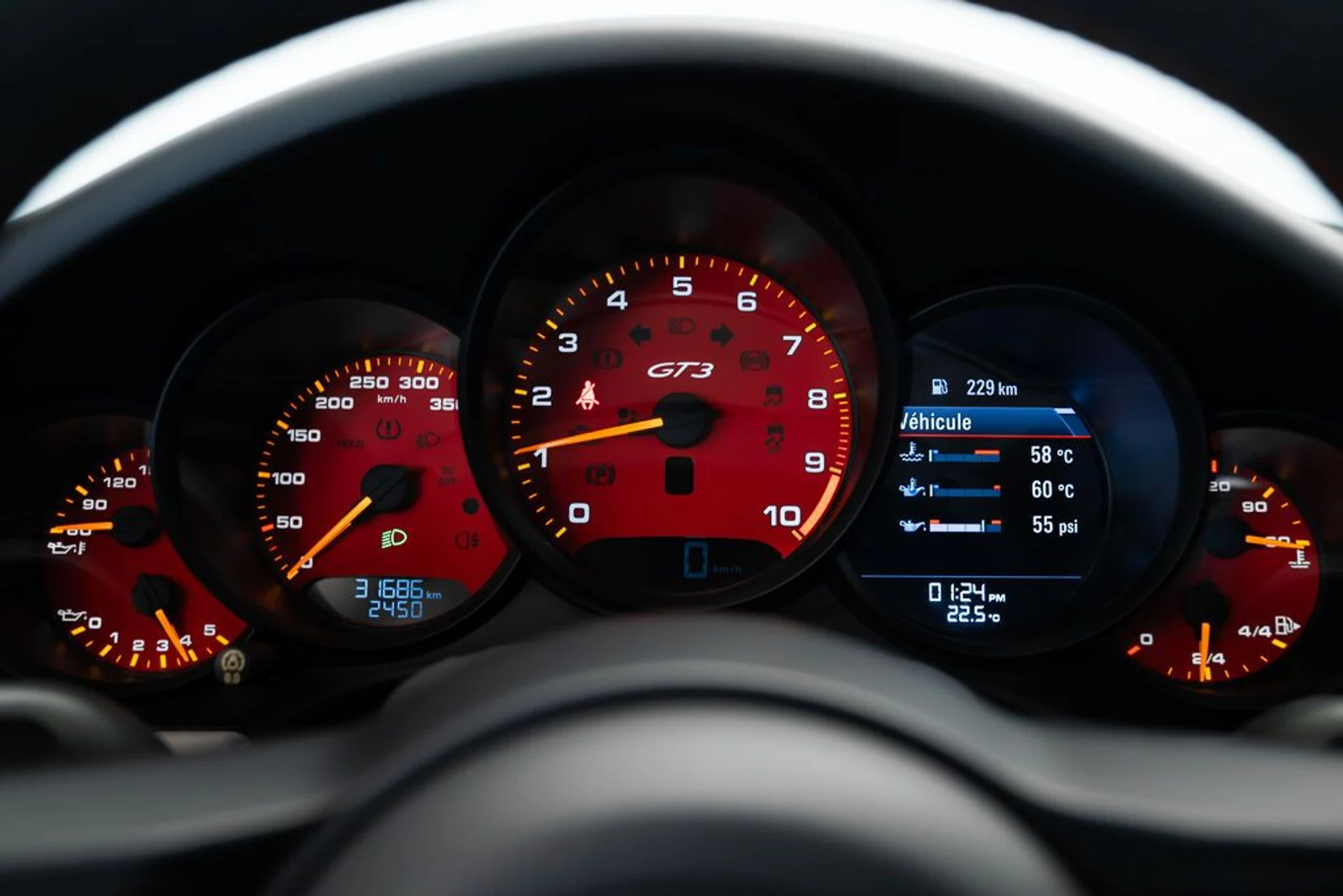 mph008_3907395783_porsche_911_2018_jpg_v_1754582232_626f58e17d