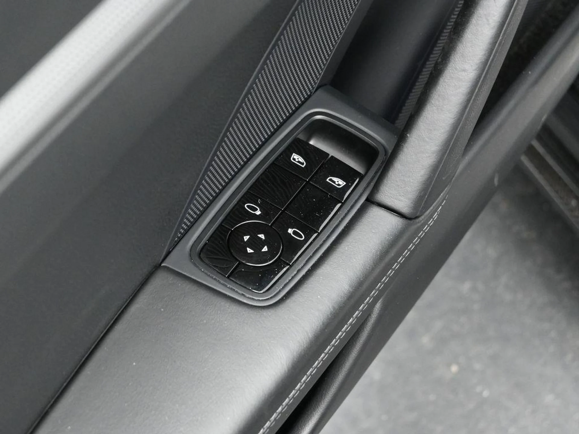 mph008_391003787_Zaz0_Ww_Mz_YCCU_Oi9s3yjto_Zyovy_M_1b79203947