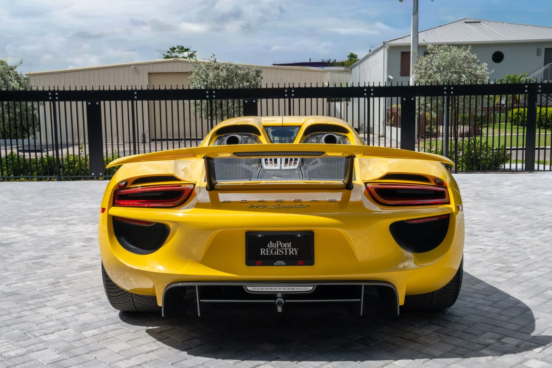 mph008_391383781_Used_2015_Porsche_918_Spyder_1782406231_81941da515