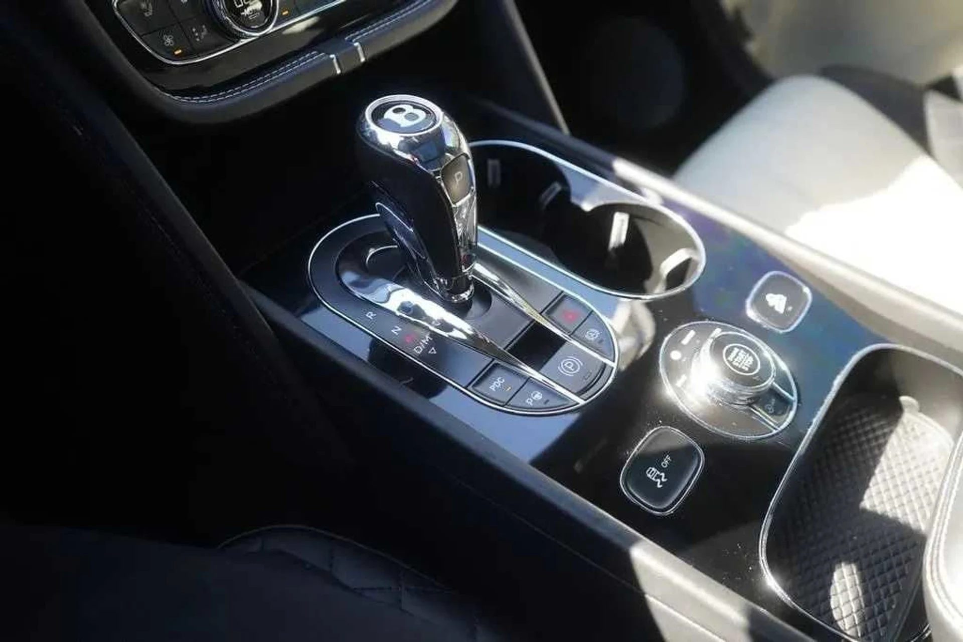 mph008_3920594715_8357b45fe342a6790d14009932fde979x_9440bf42b7