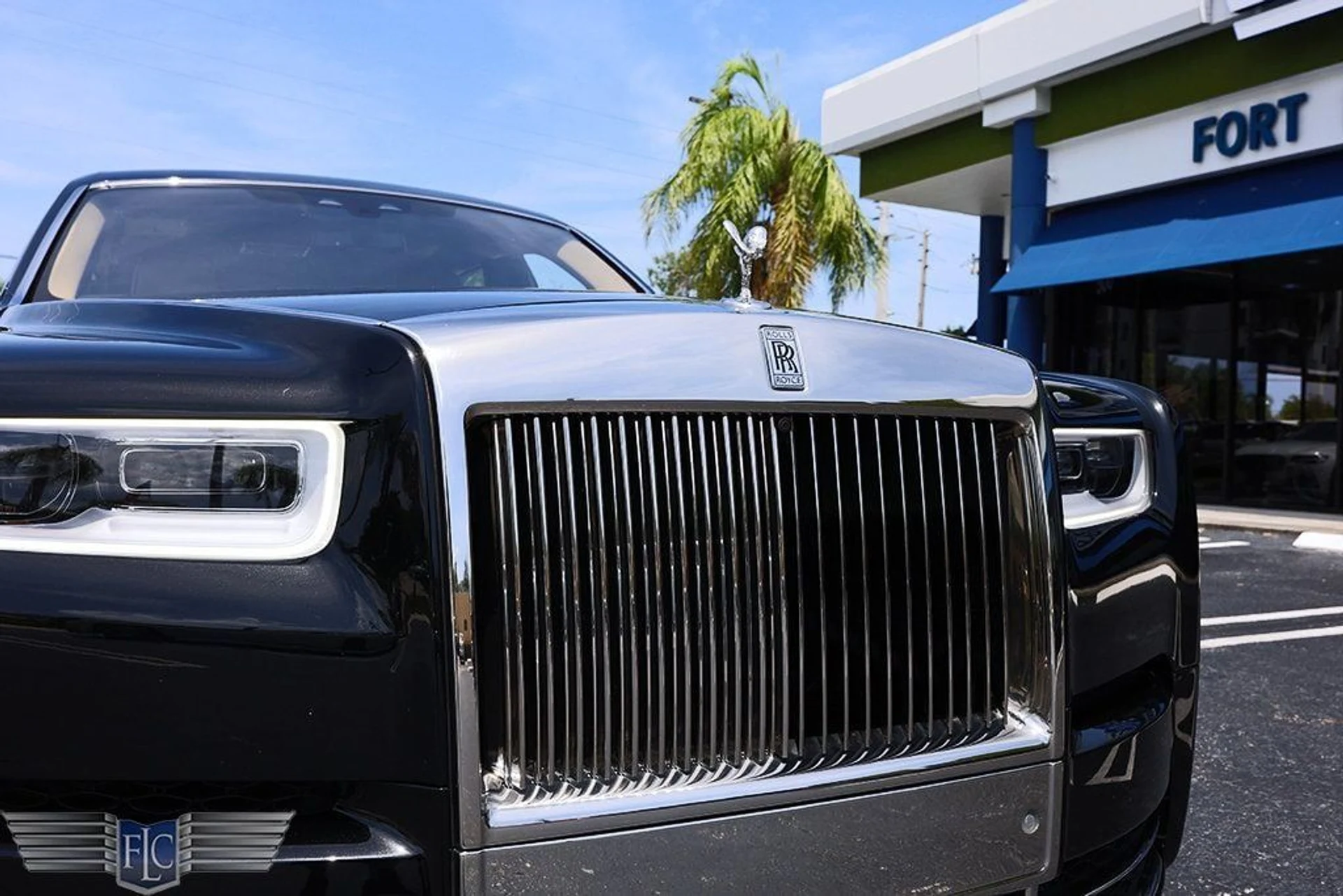 mph008_3928246158_used_2020_rolls_royce_phantom_extendedwheelbasesedan_6305_22909109_9_1024_ab25cd598b