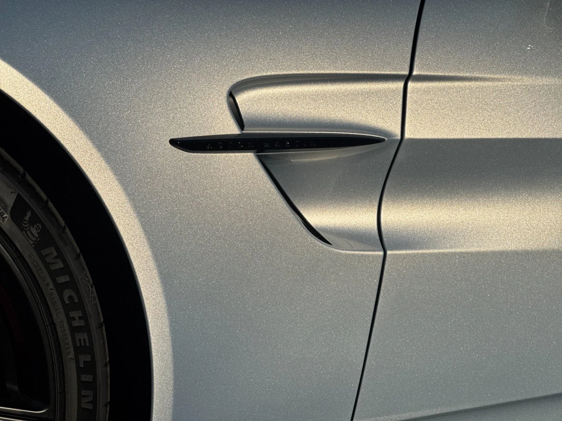 mph008_3935131330_New_2025_Aston_Martin_Vantage_Base_1747424219_09e8b68290
