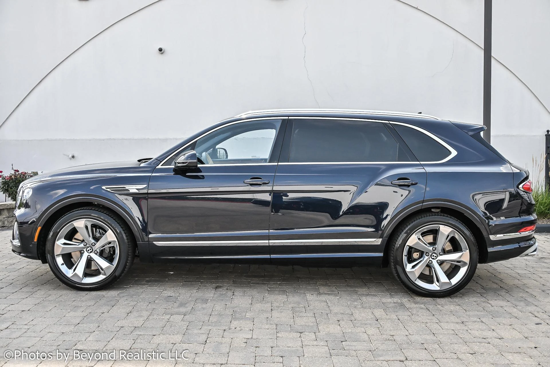 mph008_3935854232_Used_2023_Bentley_Bentayga_EWB_1769853173_f833a4e5f0