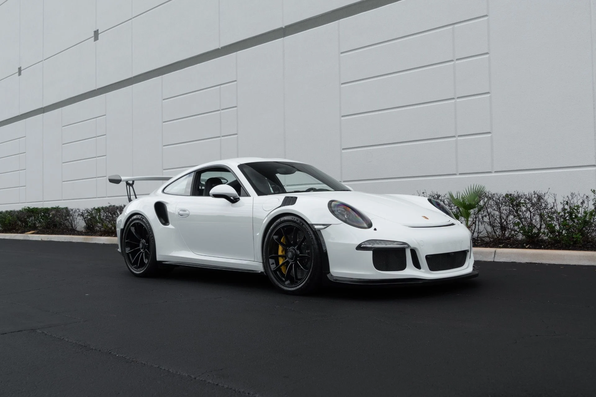 mph008_3940868992_Used_2016_Porsche_911_GT_3_RS_1761756649_ec429f784b