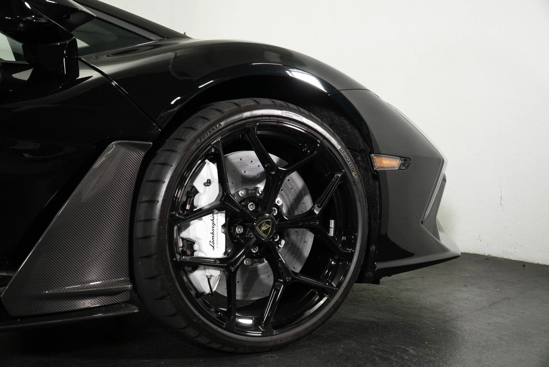 mph008_3951556373_New_2026_Lamborghini_Revuelto_1776293833_a167e242f0