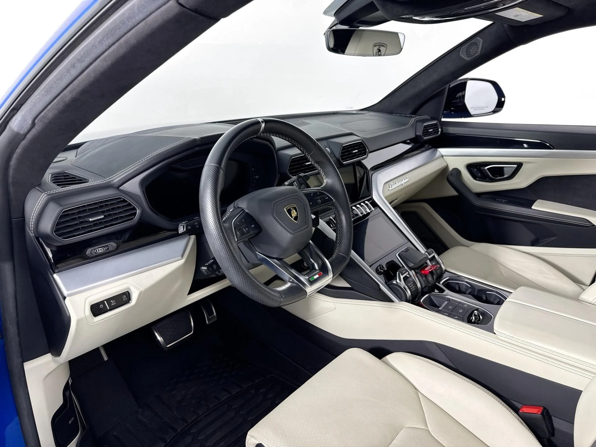 mph008_3967259720_Used_2021_Lamborghini_Urus_1783027556_0ed0c47aaa