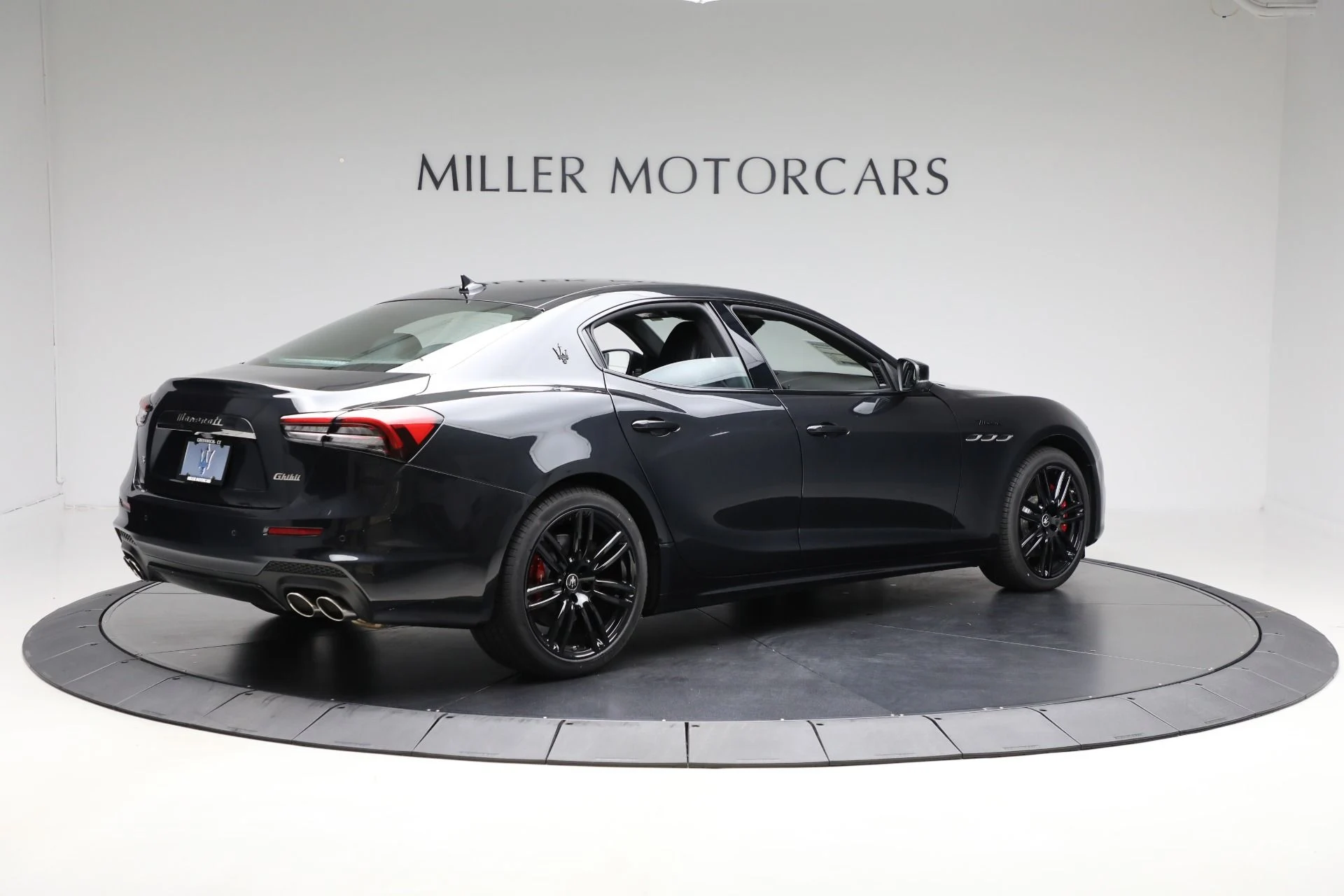 mph008_396879867_New_2024_Maserati_Ghibli_Modena_Ultima_Q4_fb836a14e5