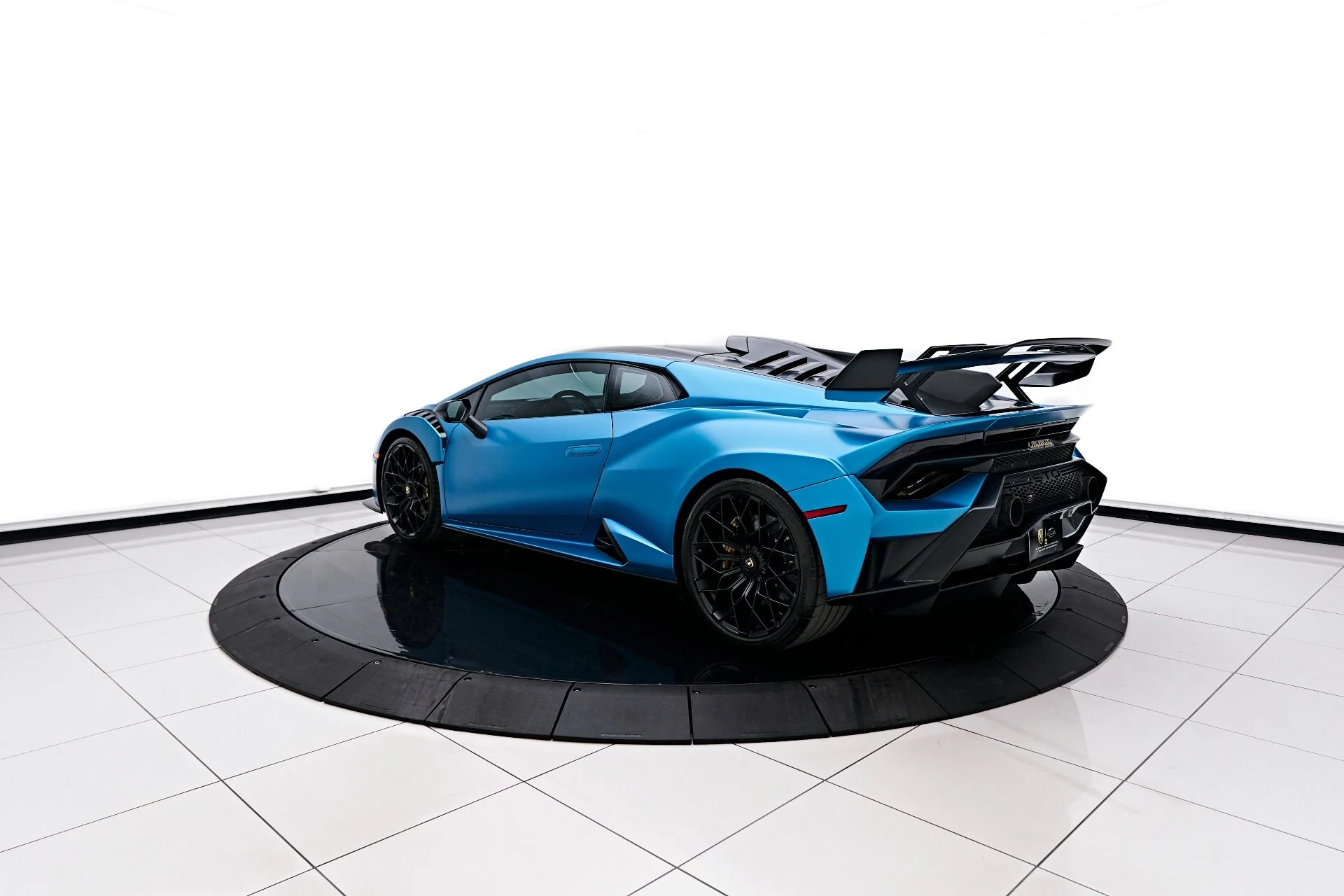 mph008_3977573535_Used_2022_Lamborghini_Huracan_STO_Base_1732754503_605386d63a