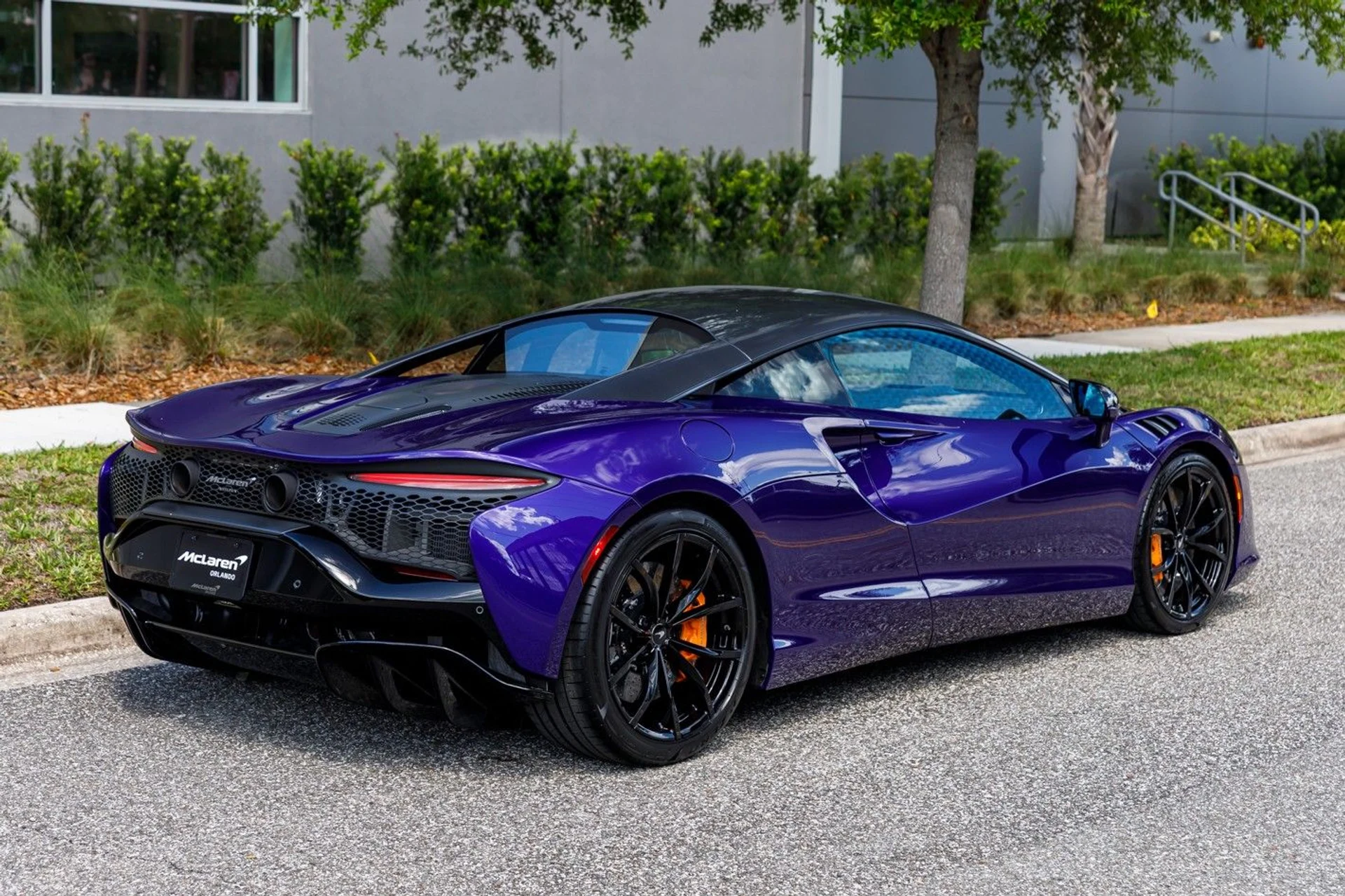 mph008_3981566405_362_p9_l_4eda4e9e2f