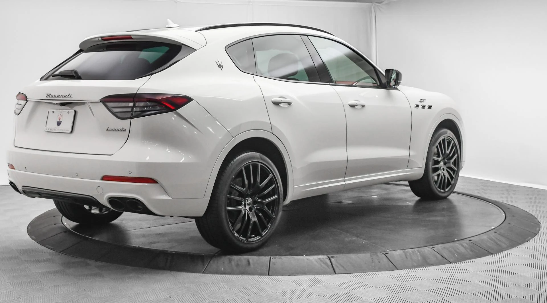 mph008_3984608974_Used_2022_Maserati_Levante_GT_1755331894_b8f02fb813