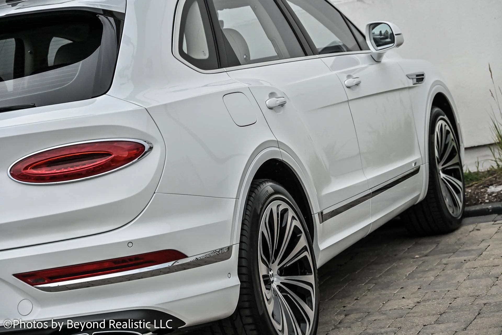 mph008_3999956838_Used_2022_Bentley_Bentayga_V8_Mulliner_Driving_Specification_1755763422_48fdcc939d