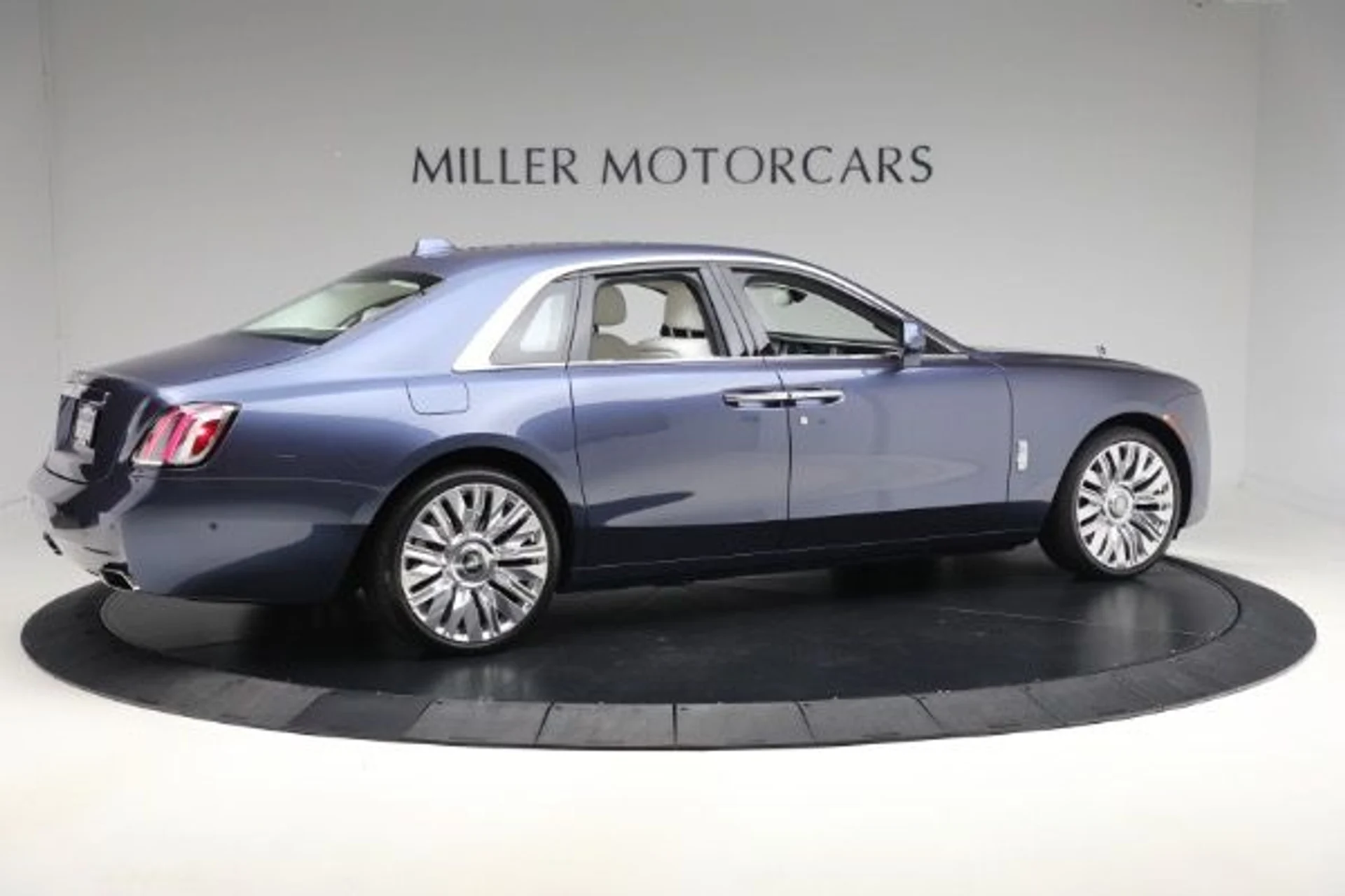 mph008_4002790467_New_2025_Rolls_Royce_Ghost_e7bc1c3558