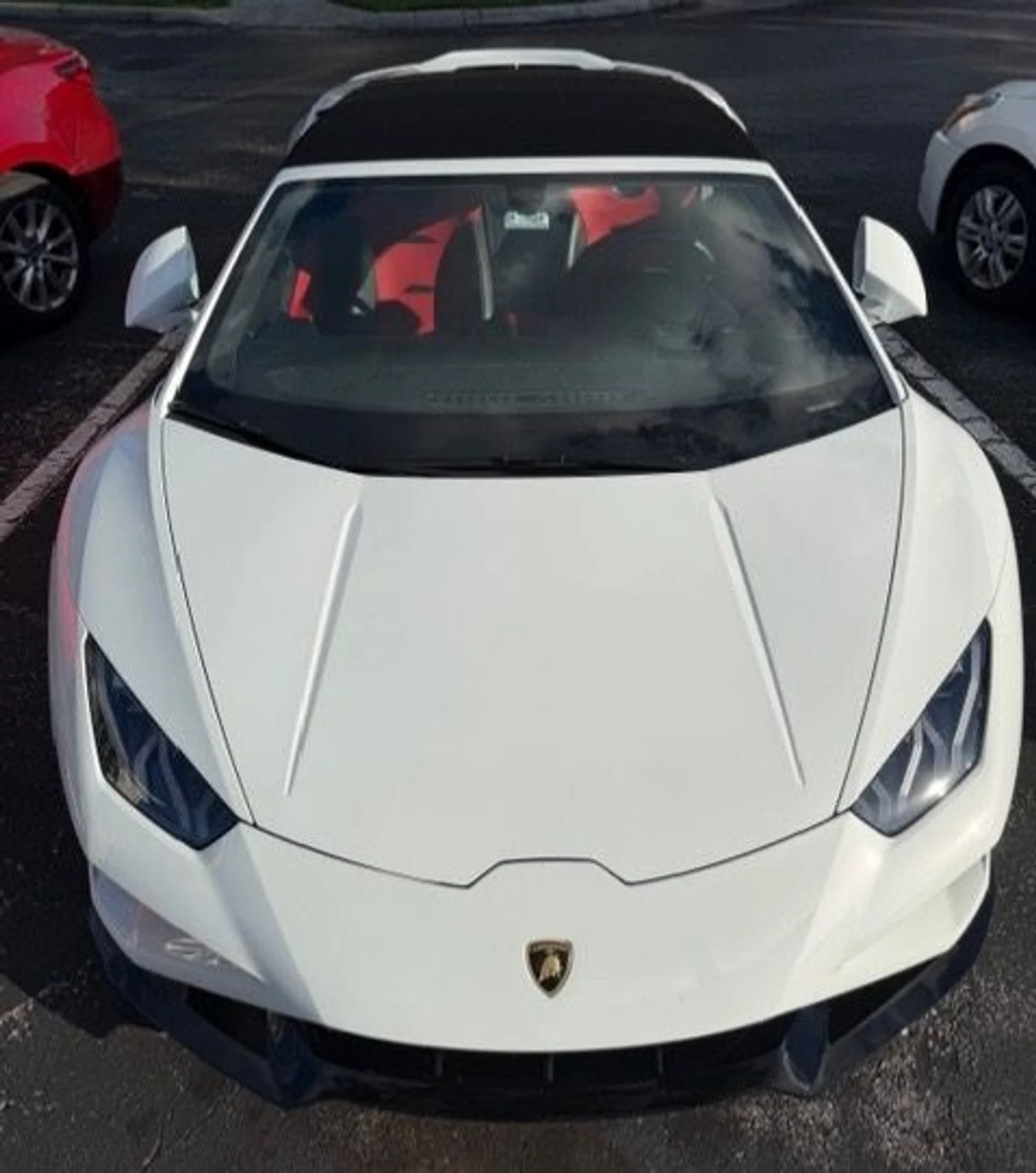 mph008_4017263155_Used_2022_Lamborghini_Huracan_EVO_Spyder_1762276824_b737cc74c7