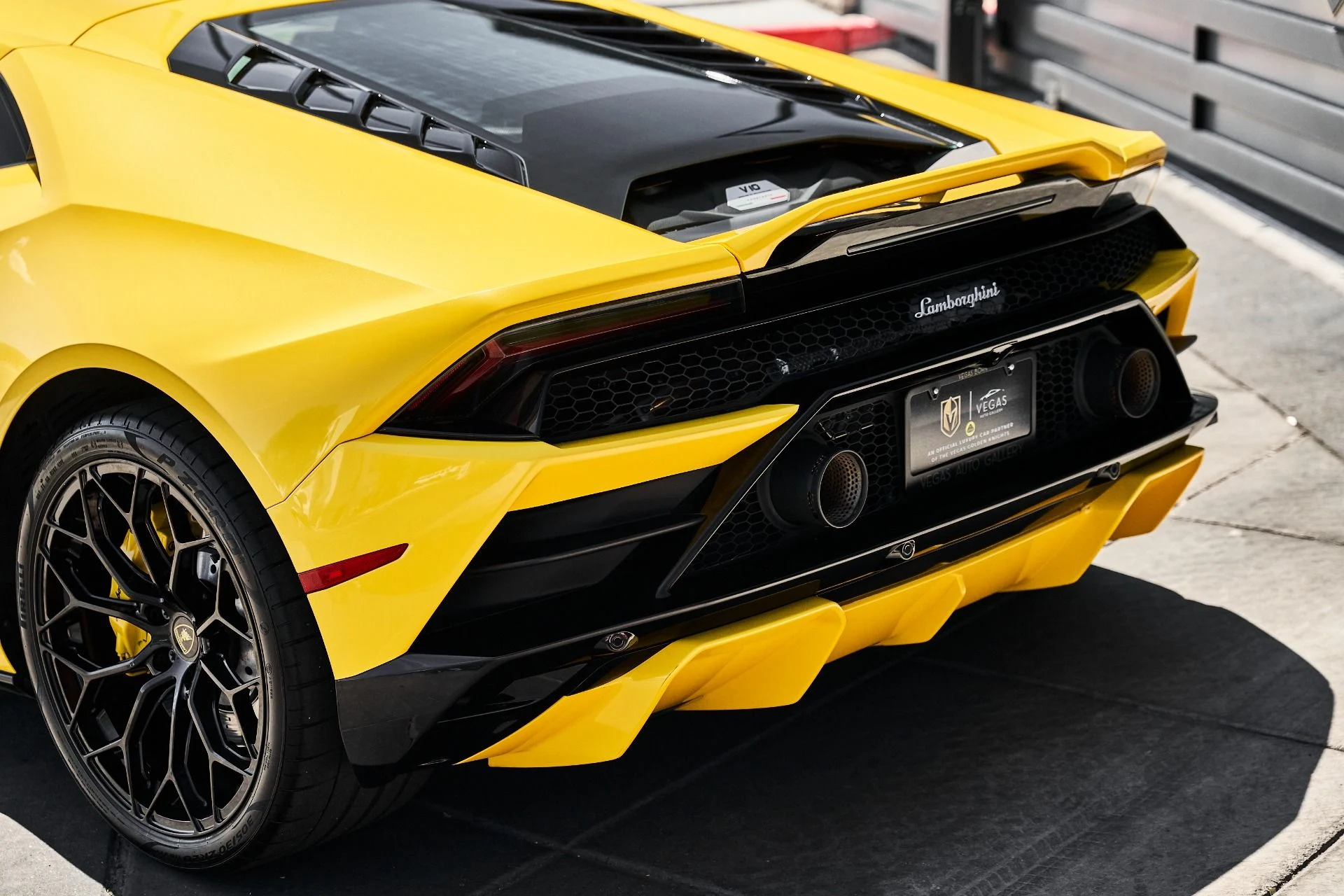 mph008_4020993565_Used_2022_Lamborghini_Huracan_EVO_Base_1787357783_b13ebfa209