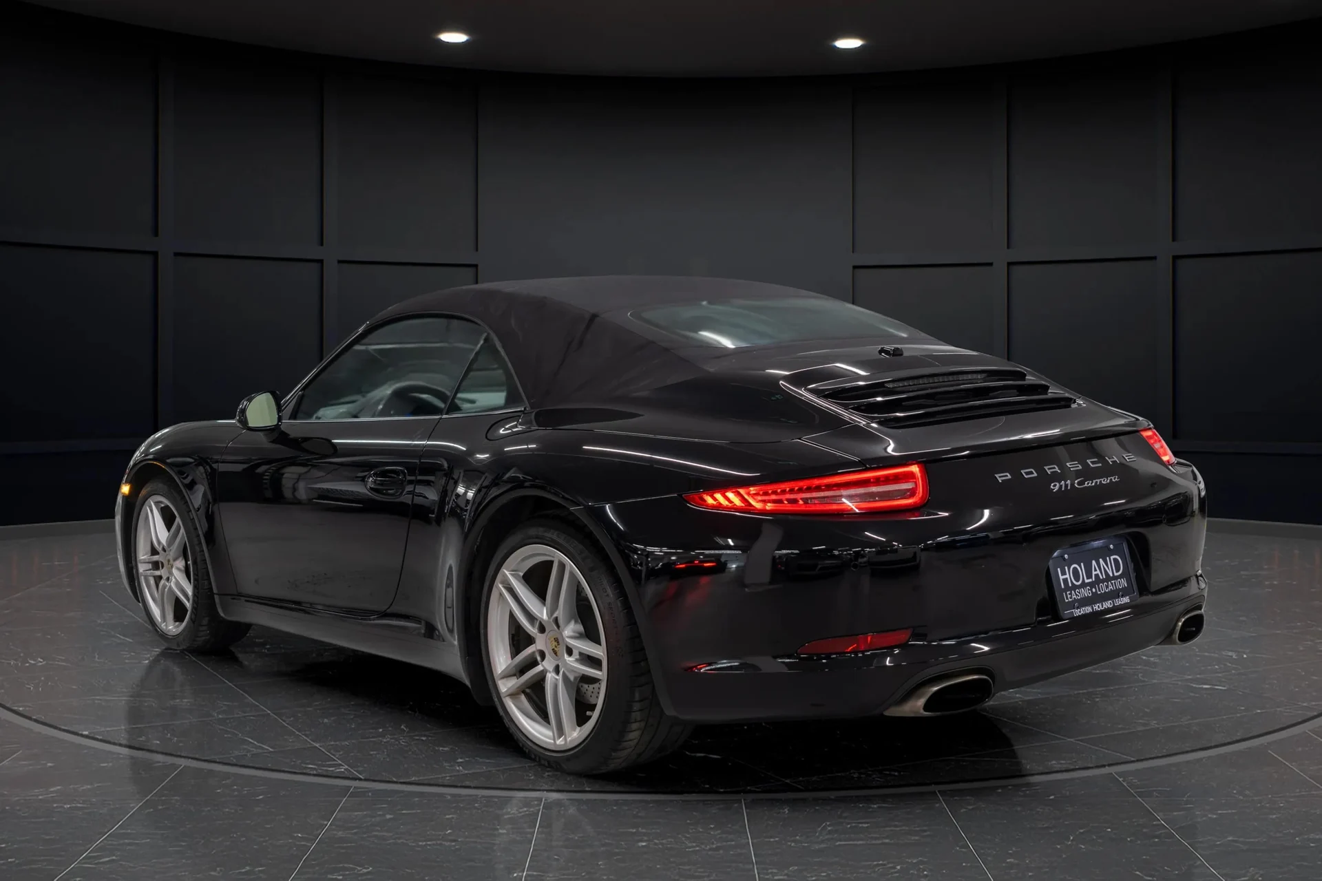 mph008_4026613964_fa2df650_131a_410a_95be_83aa41d862f3_1_6_Exterior_201220_Porsche2091120_Carrera20_Cabriolet2028_WP_0_CA_2_A98_CS_14039029_28_7967b846d0