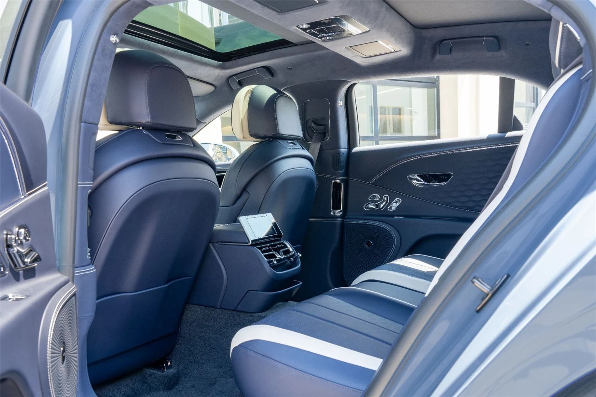 mph008_403228407_c9e9339786626585726c95fbd84bd92a_27ca8212a4