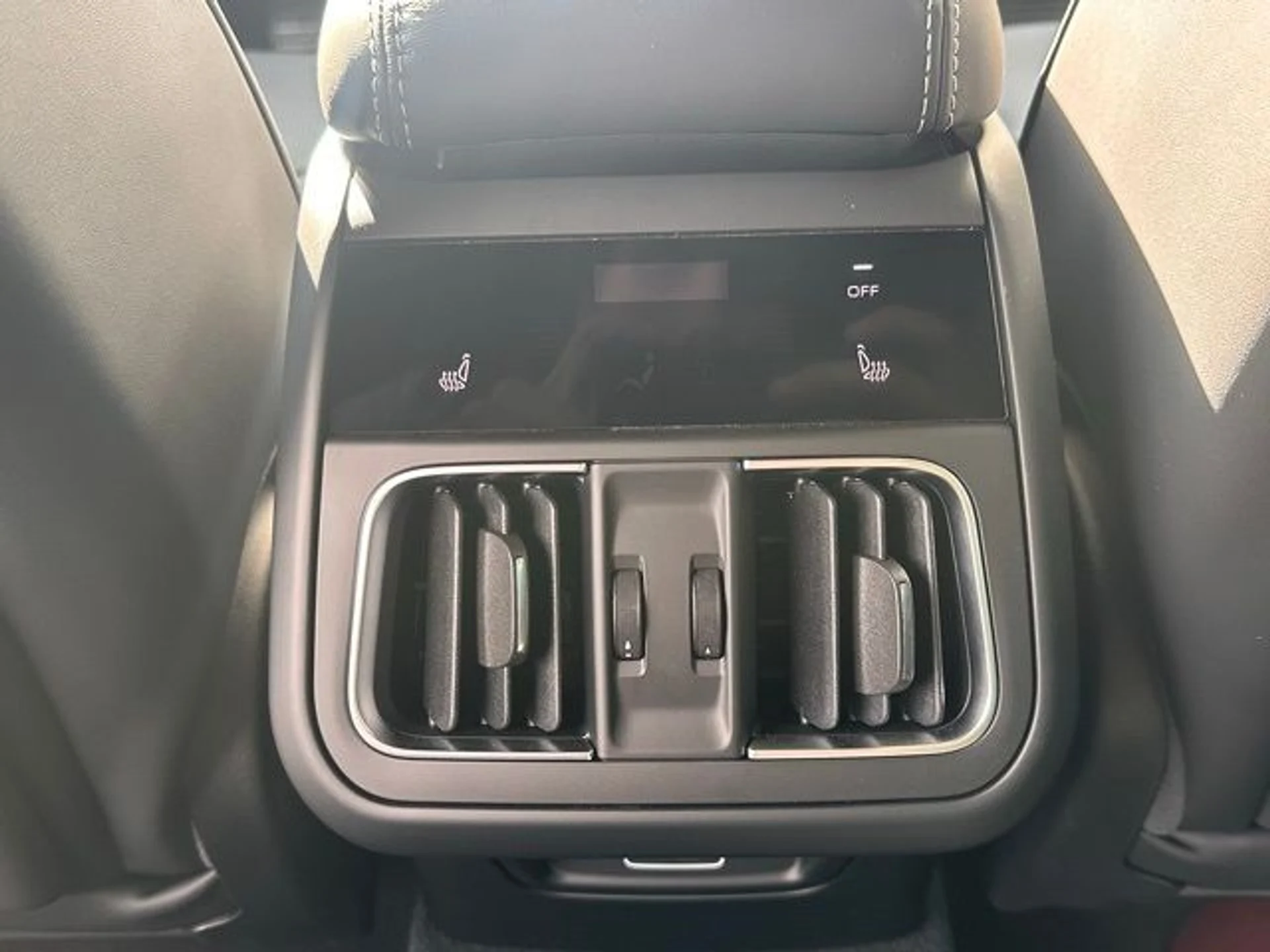 mph008_4032512191_50b33952eed6354dfd5cdff3089656fb_bee05927ed